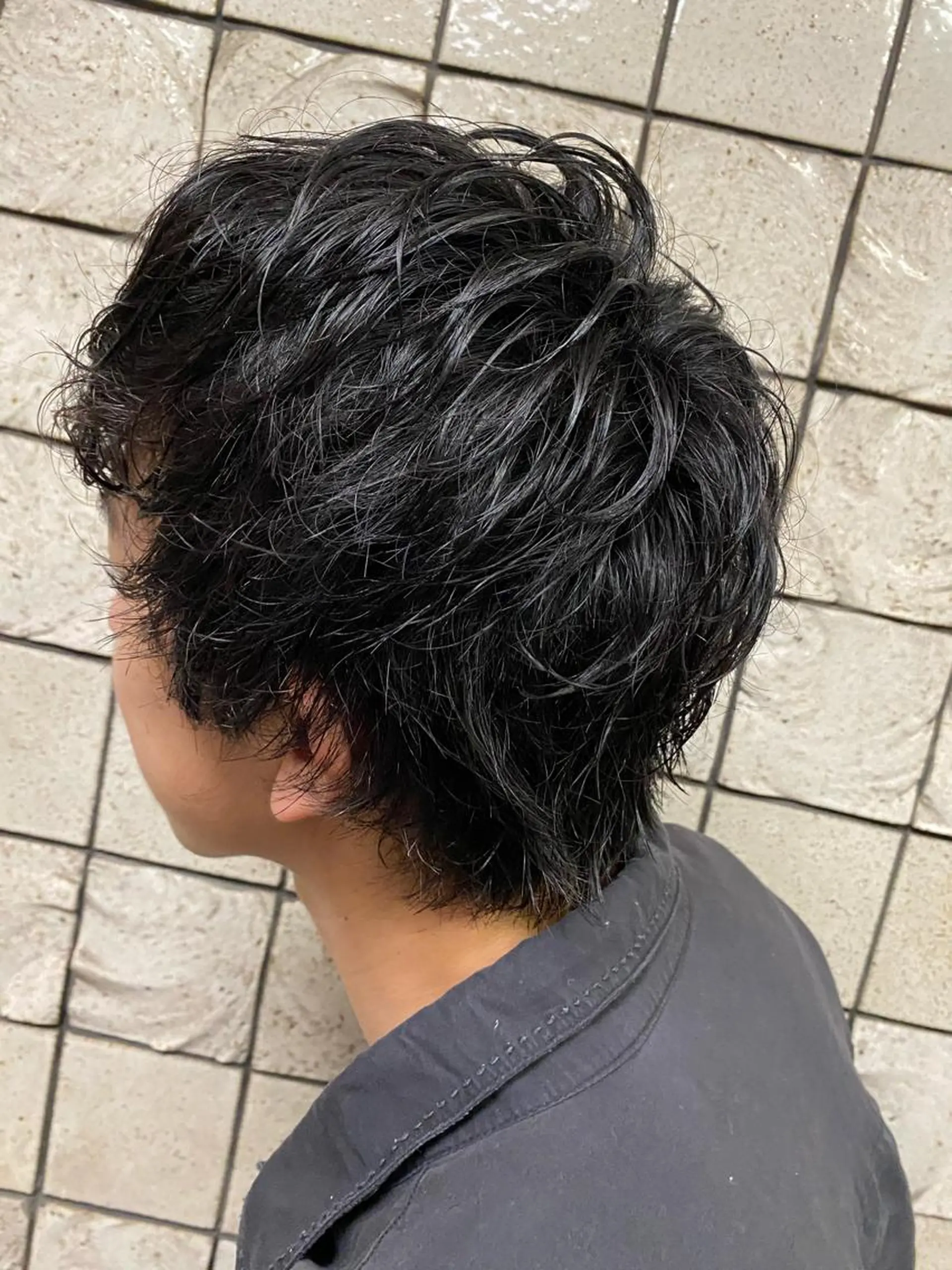 ミディアム ヘアアレンジ メンズ ミディアムパーマ マッシュウルフ マッシュ メンズパーマ メンズウルフカット barber shop所属・福村 美沙紀のエステ・リラクイメージ