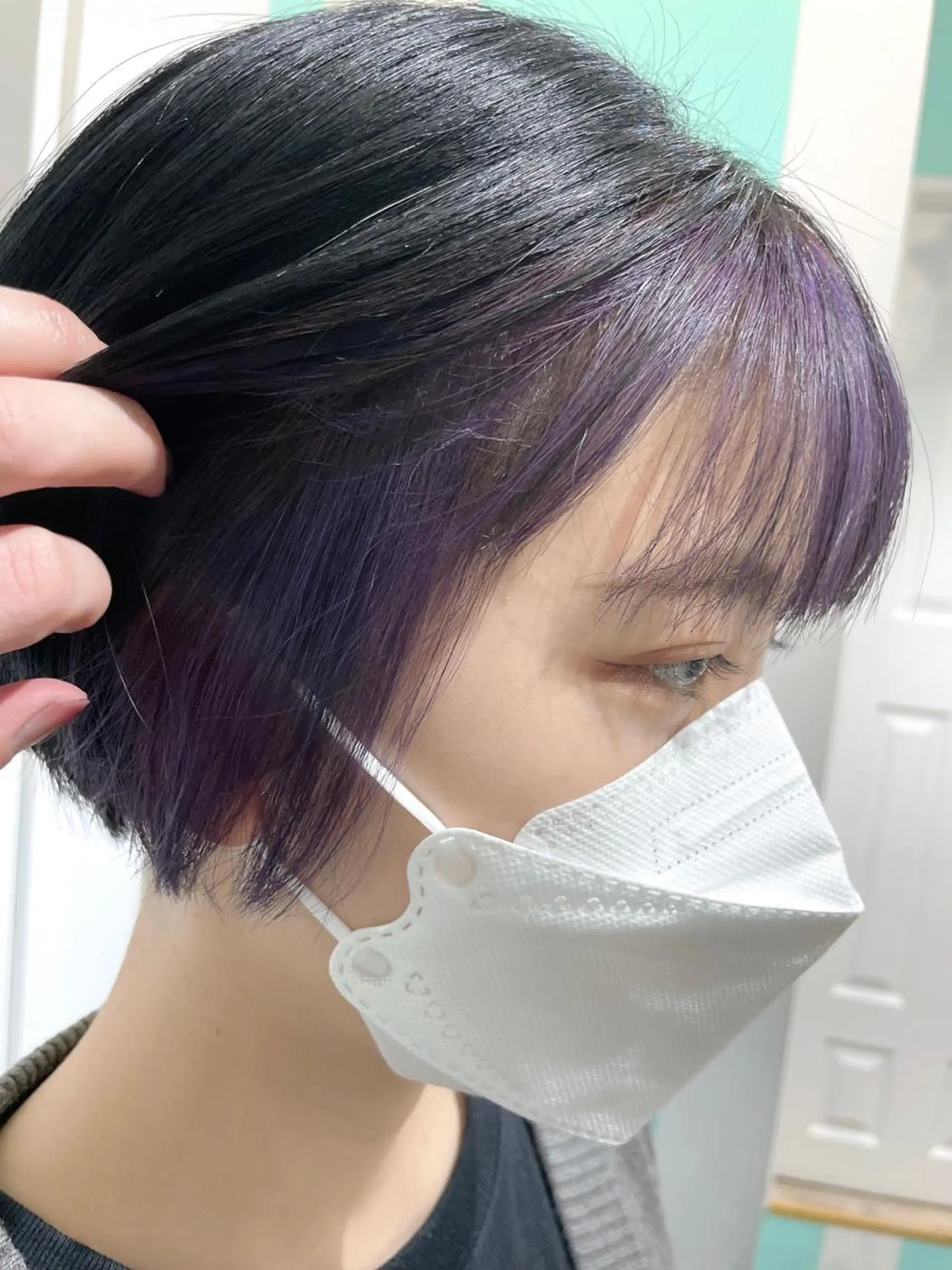 ショート ミストバング パープルカラー ヘアカラー 原 千景のヘアスタイル