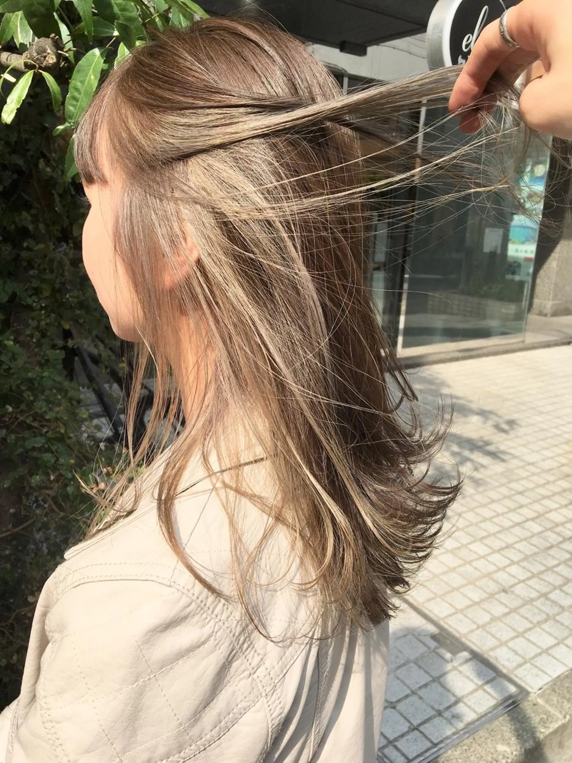 ロング カラー ベージュカラー グレージュ インナーカラー ハイトーン/レイヤー /ウルフ⭐️永田⭐️のヘアスタイル