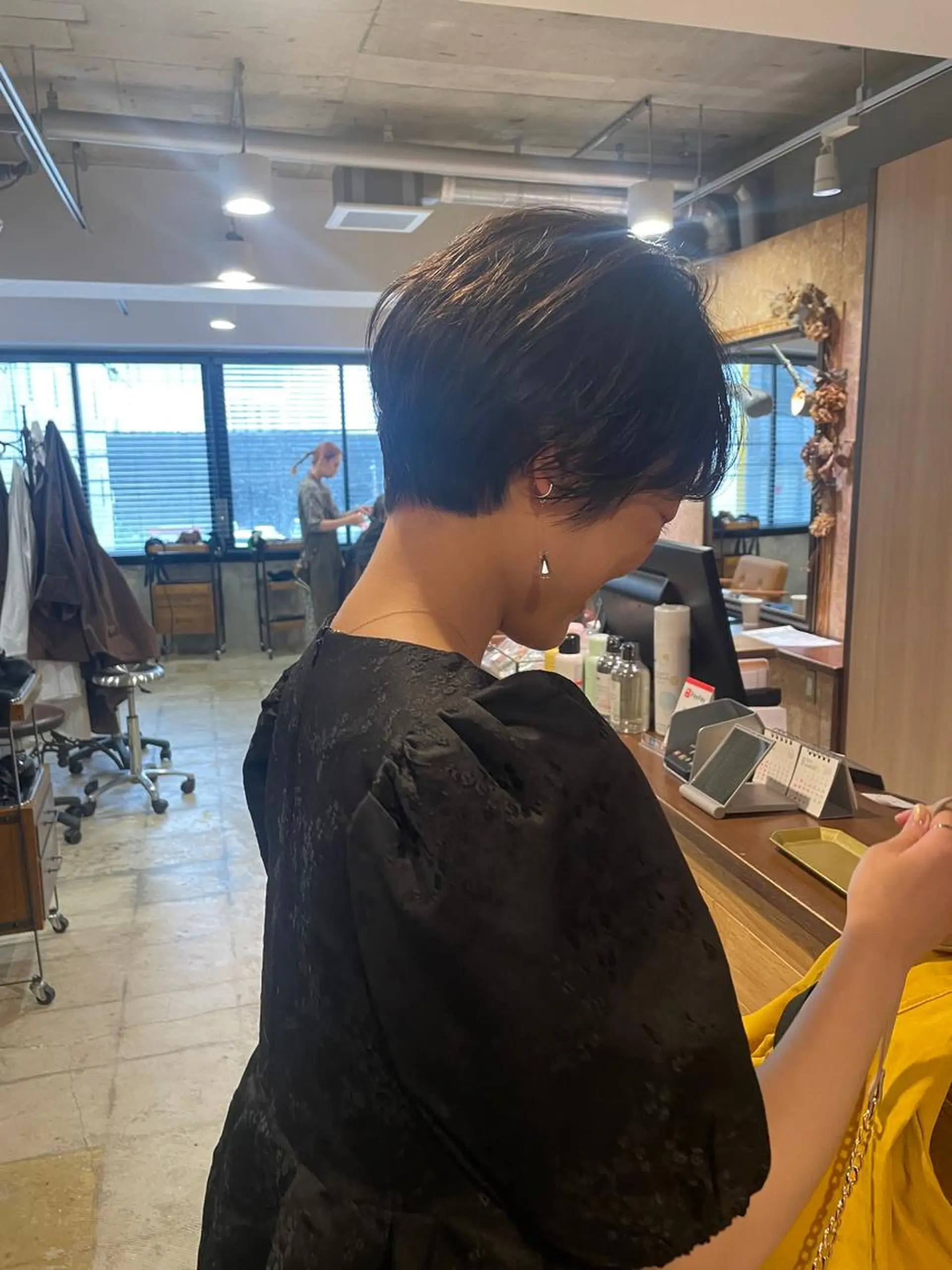 ショート カット さの あやねのヘアスタイル