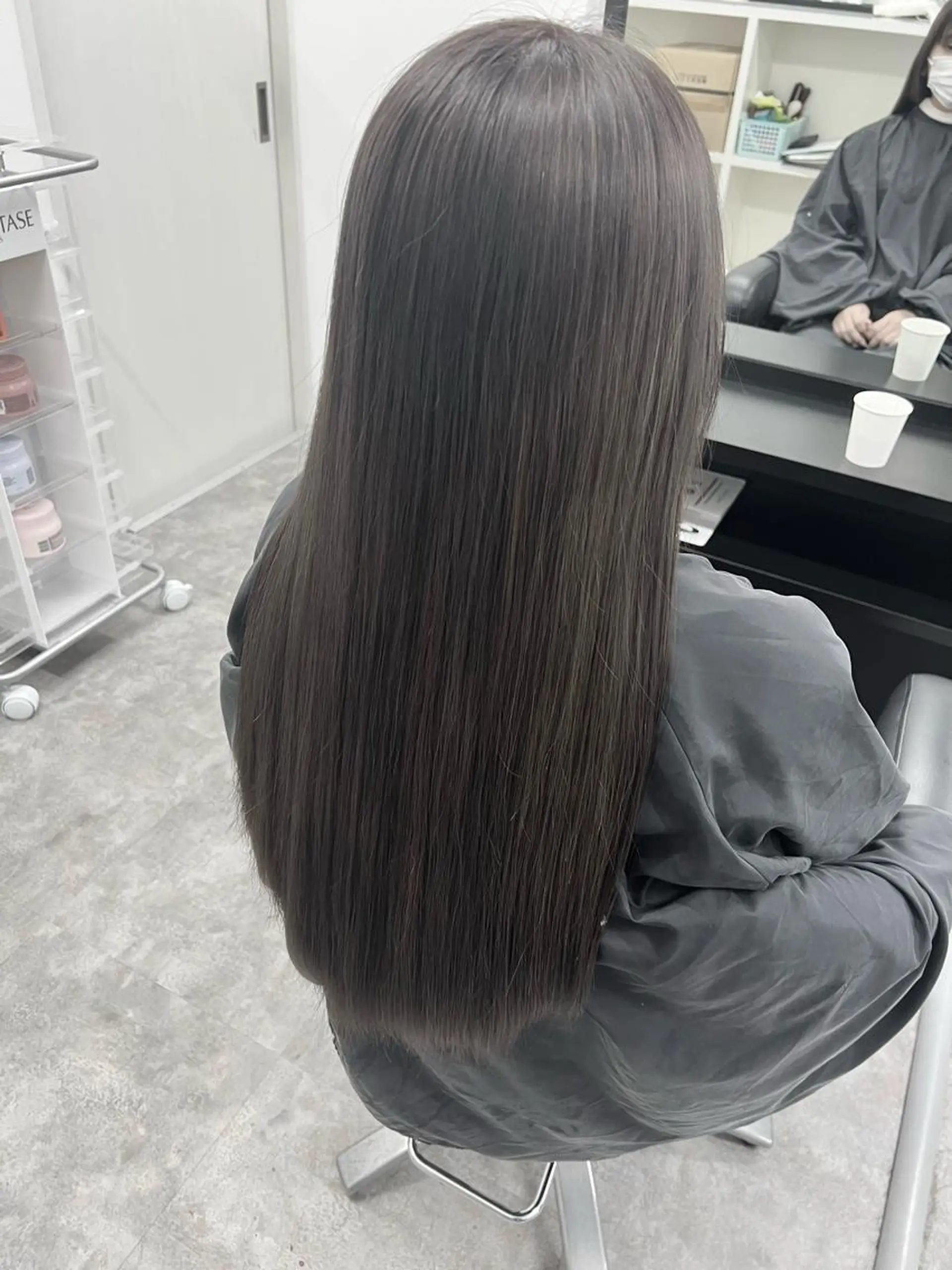 カラー グレージュ C'LD Hair トモヤのヘアスタイル