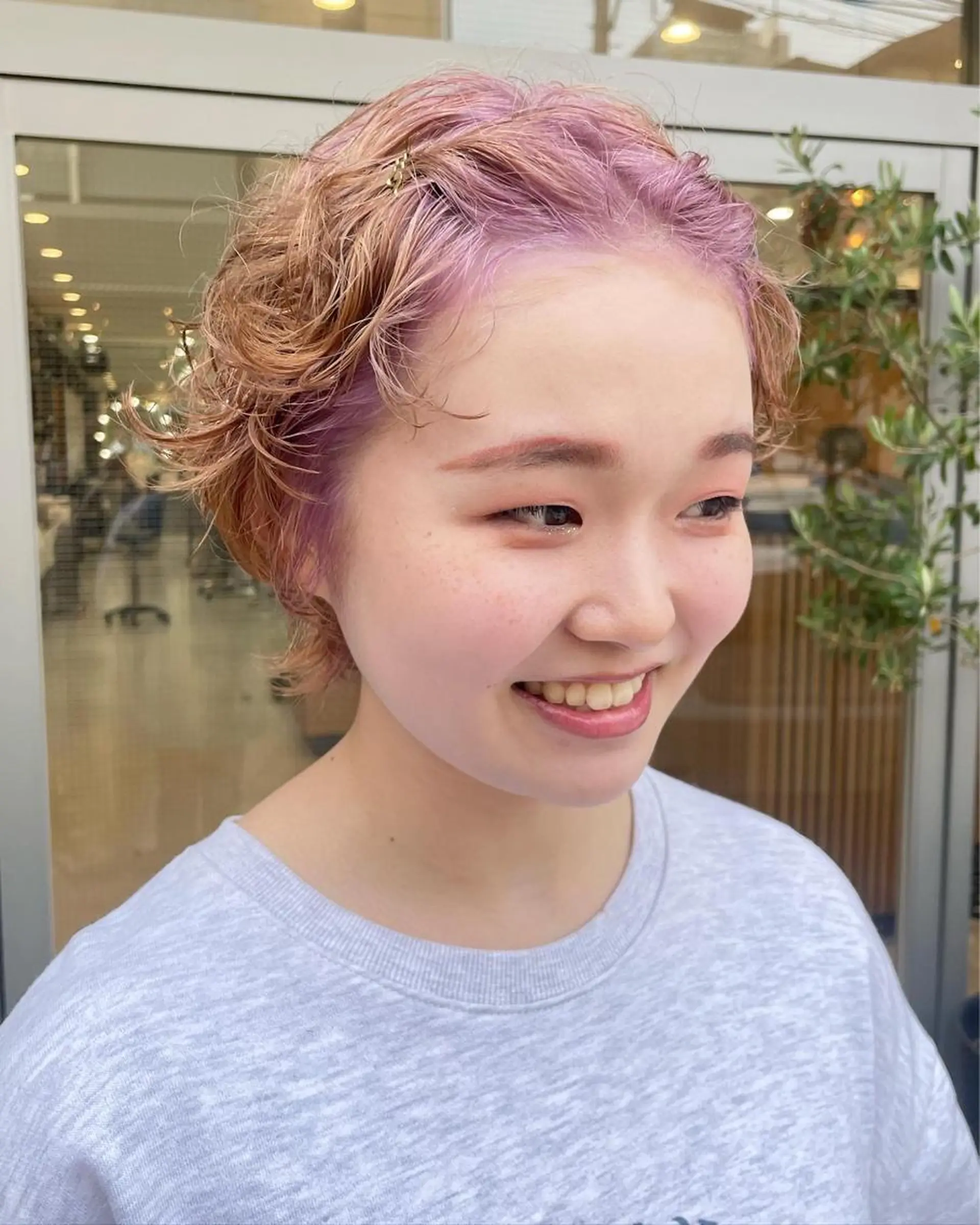 ショート カラー しの　ゆきの THE REMMYのヘアスタイル
