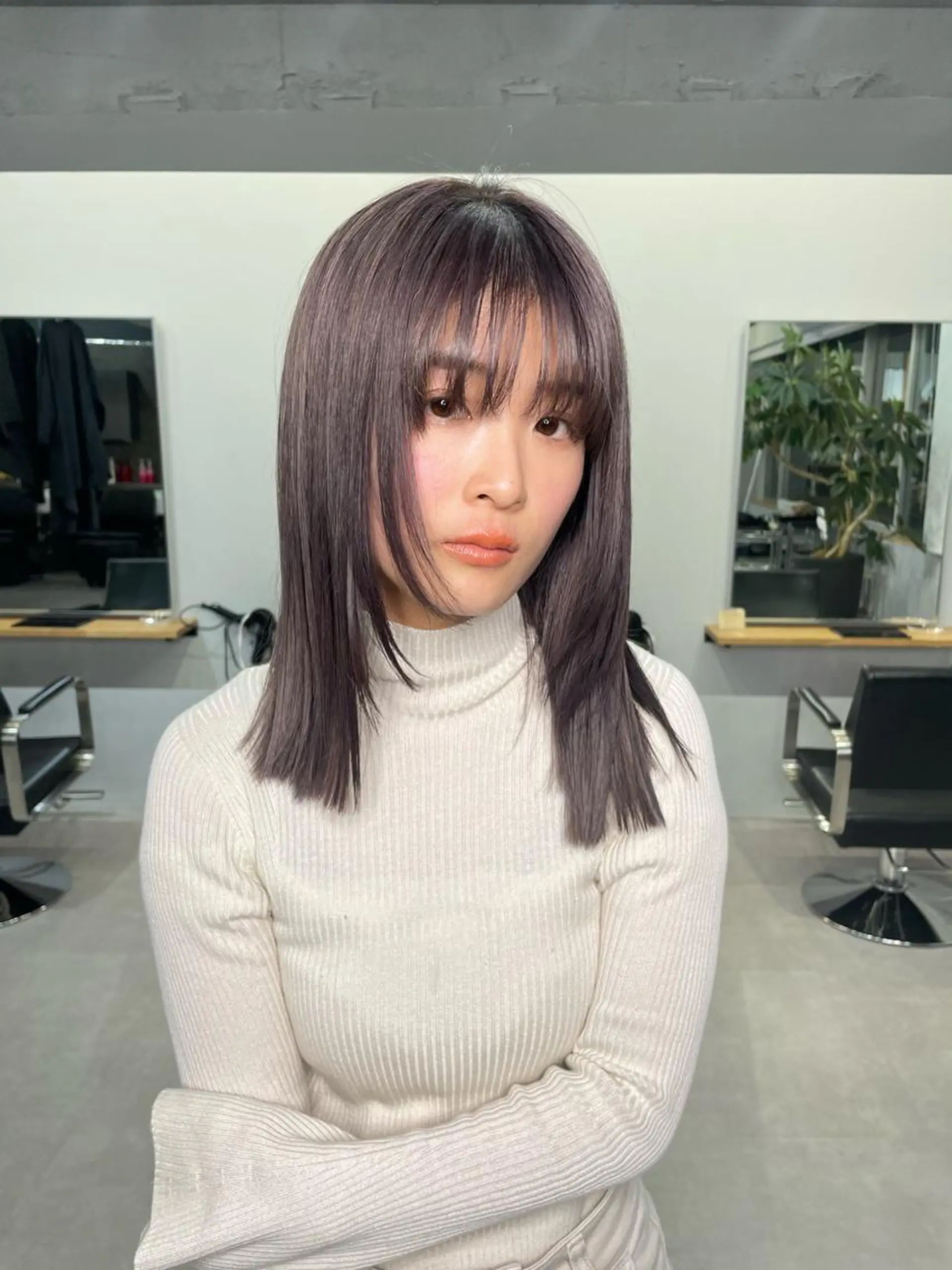 セミロング カラー カット 縮毛矯正 倉辻 香奈子のヘアスタイル