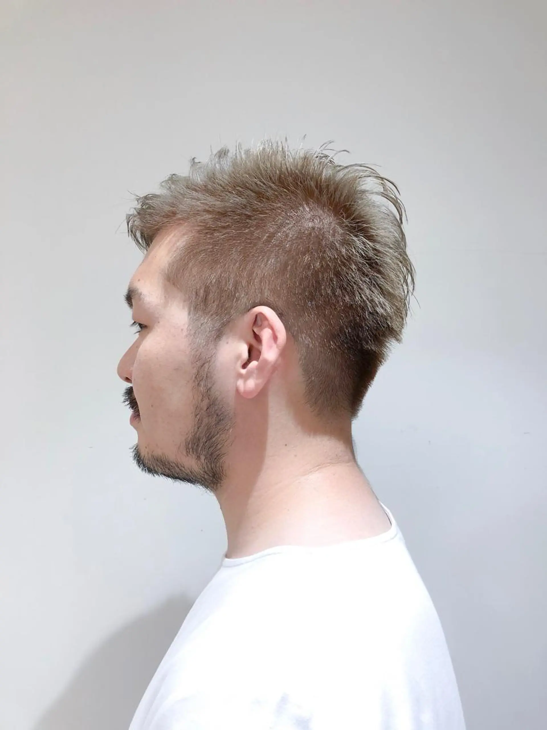 ショート カラー メンズ アッシュ ベージュカラー ダブルカラー un所属・un 溝の口 伊豆本のマツエク・マツパデザイン