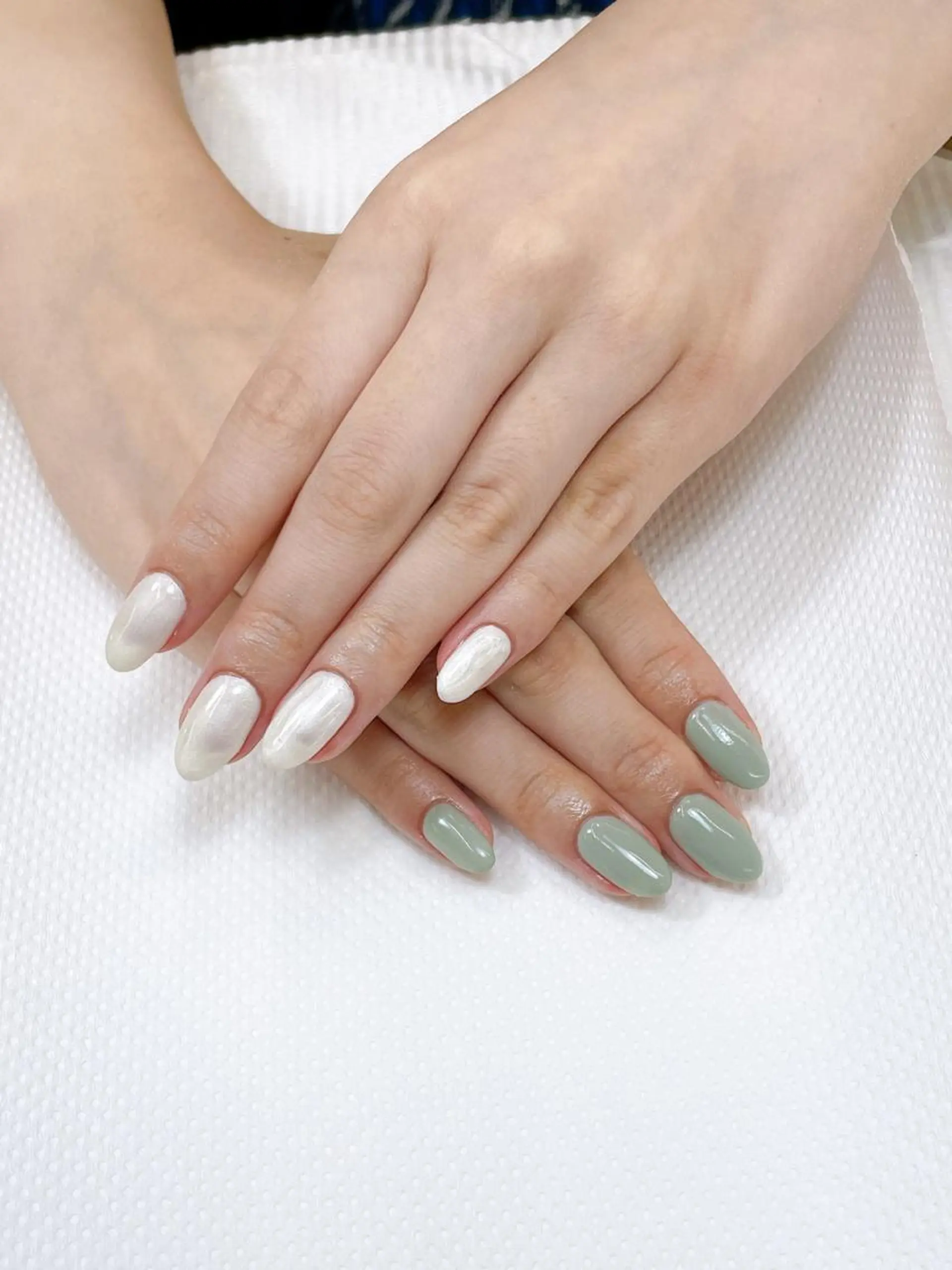 ネイル グリーン ホワイト 前田 優佳のネイルデザイン