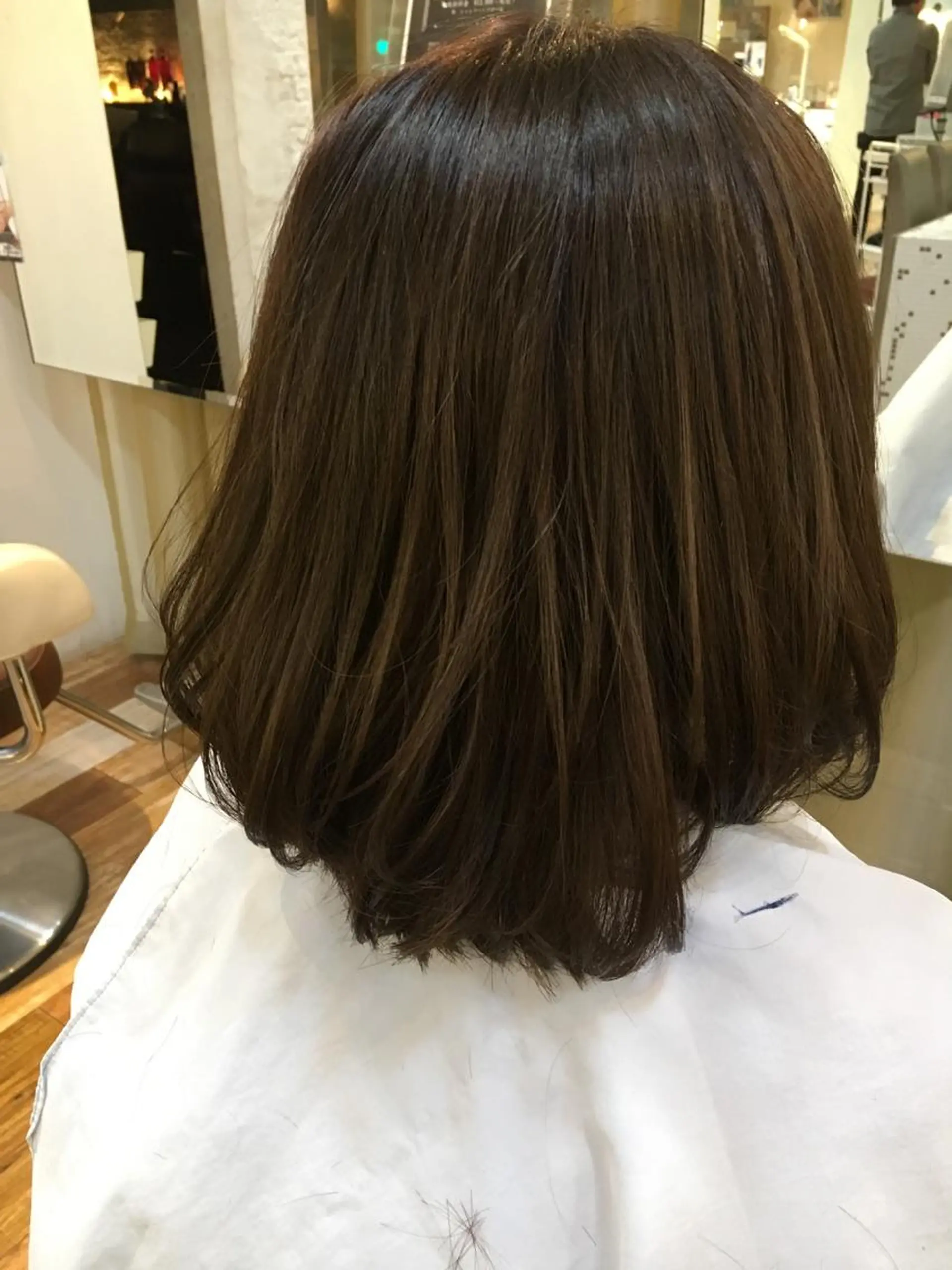 ミディアム アッシュ ボブ 角床直哉 カラーカットNO 1のヘアスタイル