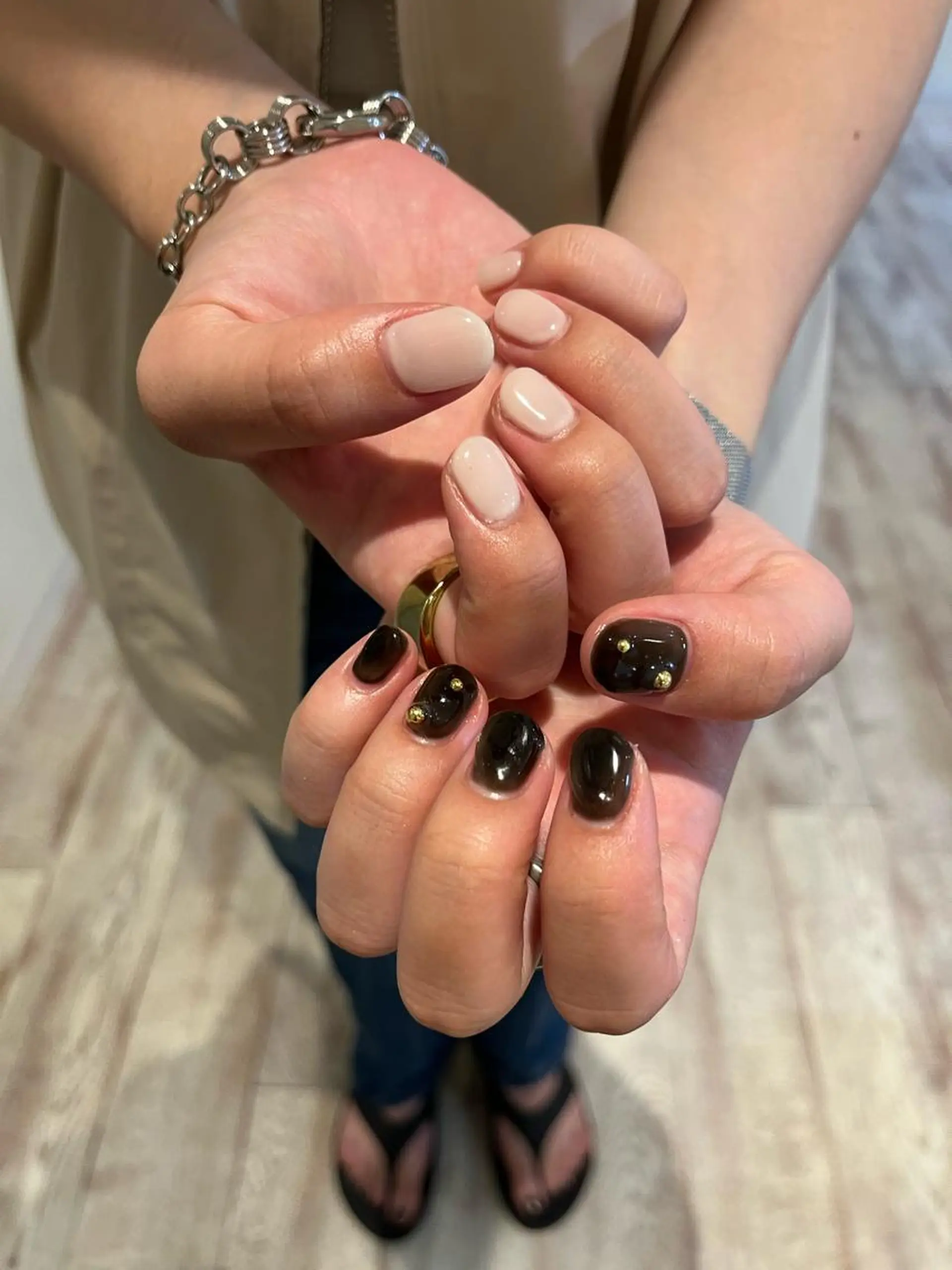 ネイル ハンドネイル une／YUKINA 🫧大人nuanceのネイルデザイン