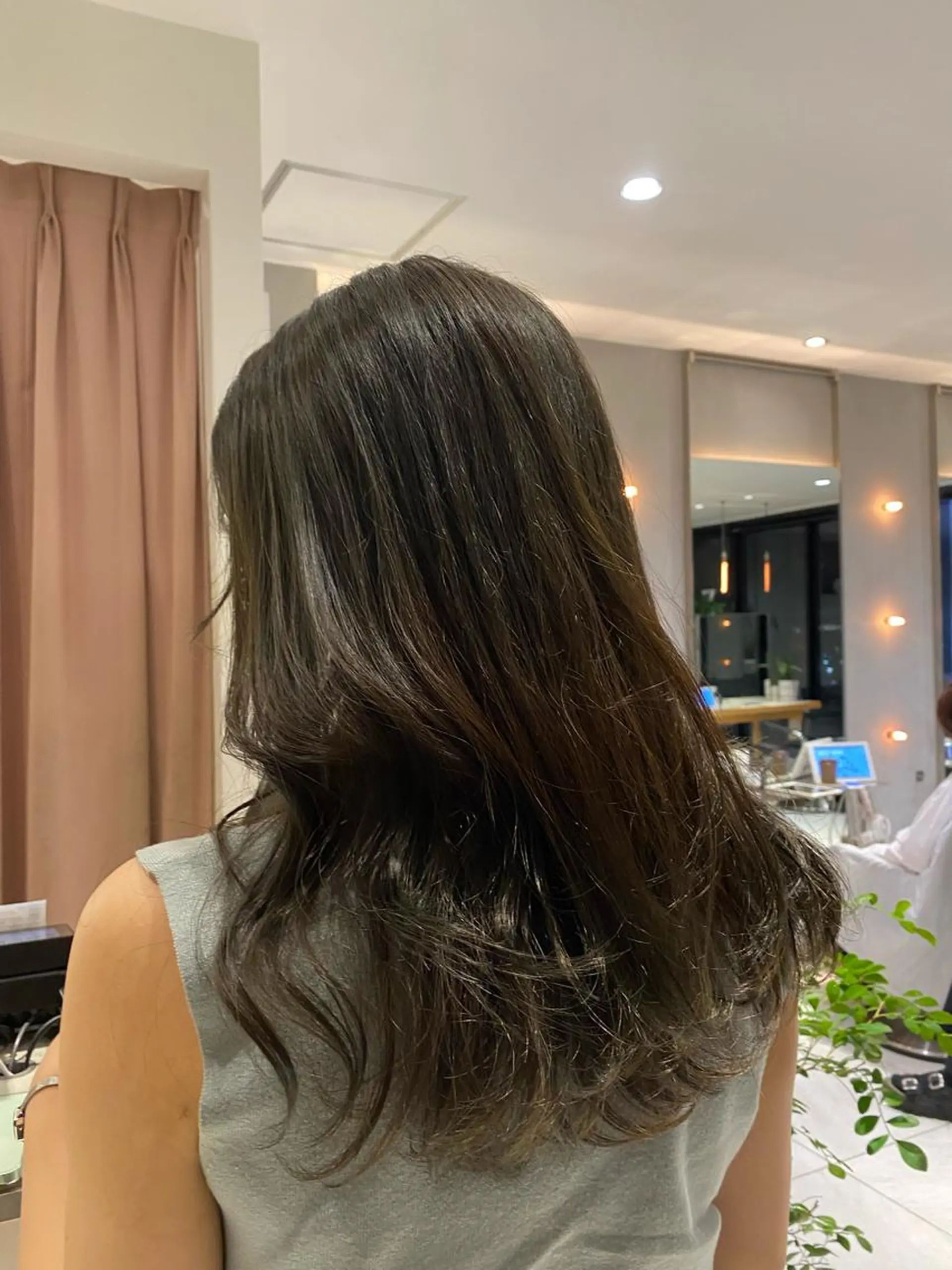 ロング カラー ヘアカラー 艶髪/ダークトーン 🩶丸山日向のヘアスタイル