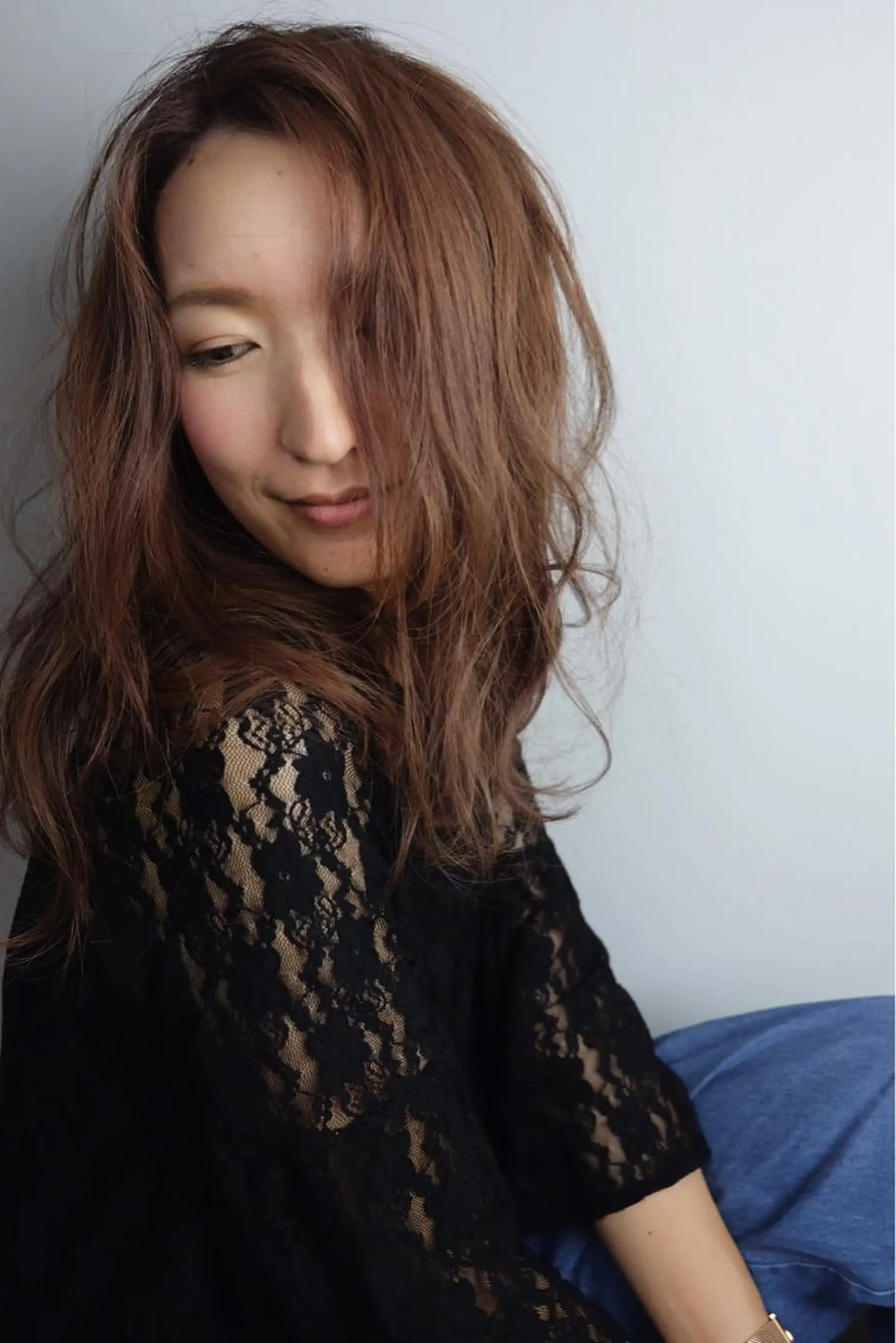 セミロング 佐山 眞紀のヘアスタイル