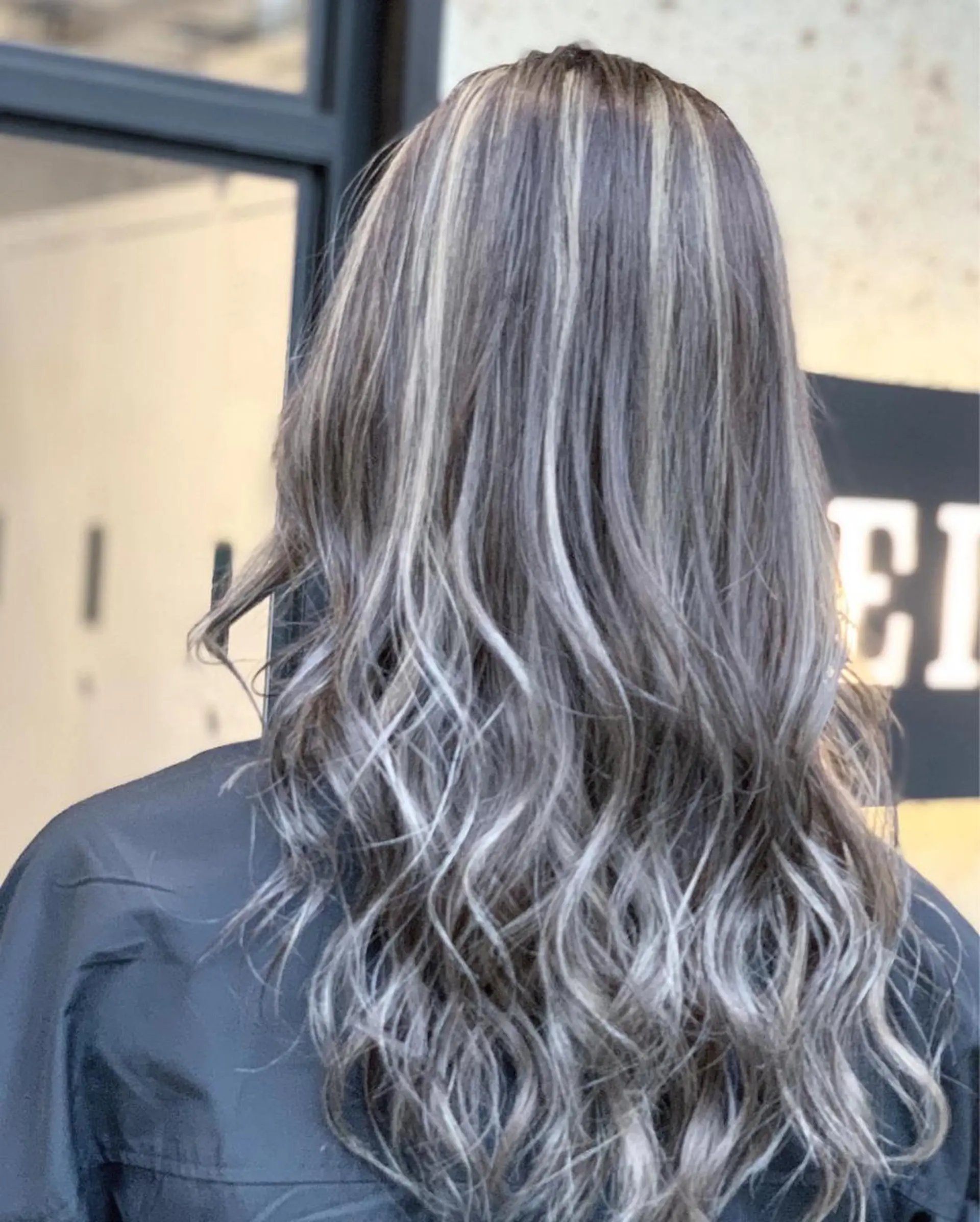 セミロング カラー ヘアアレンジ 髪質改善×ハイトーン 中田啄也のヘアスタイル