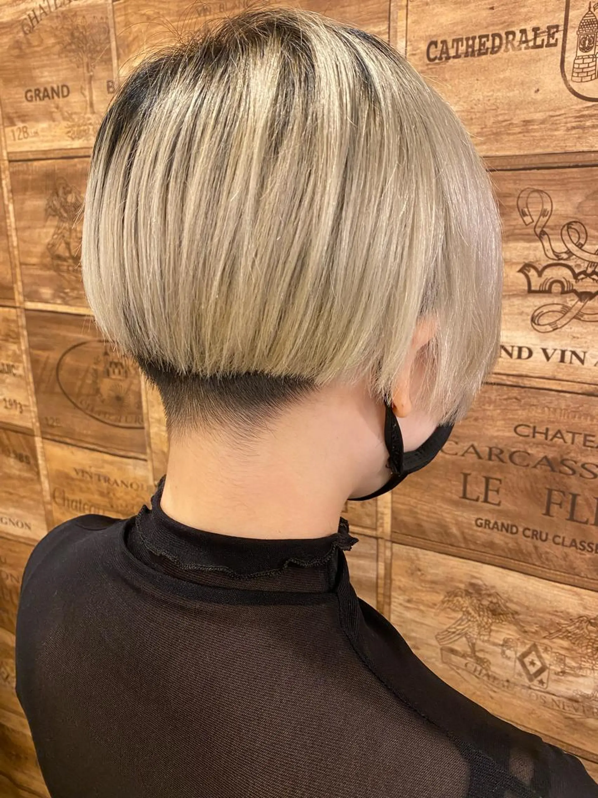 ショート な つのヘアスタイル