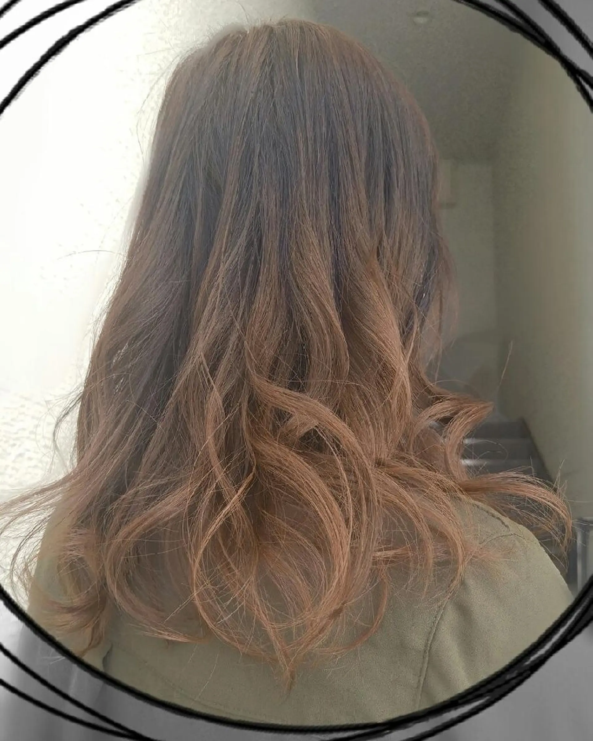 セミロング カラー グラデーションカラー brut所属・SaKai Nozomiのヘアスタイル