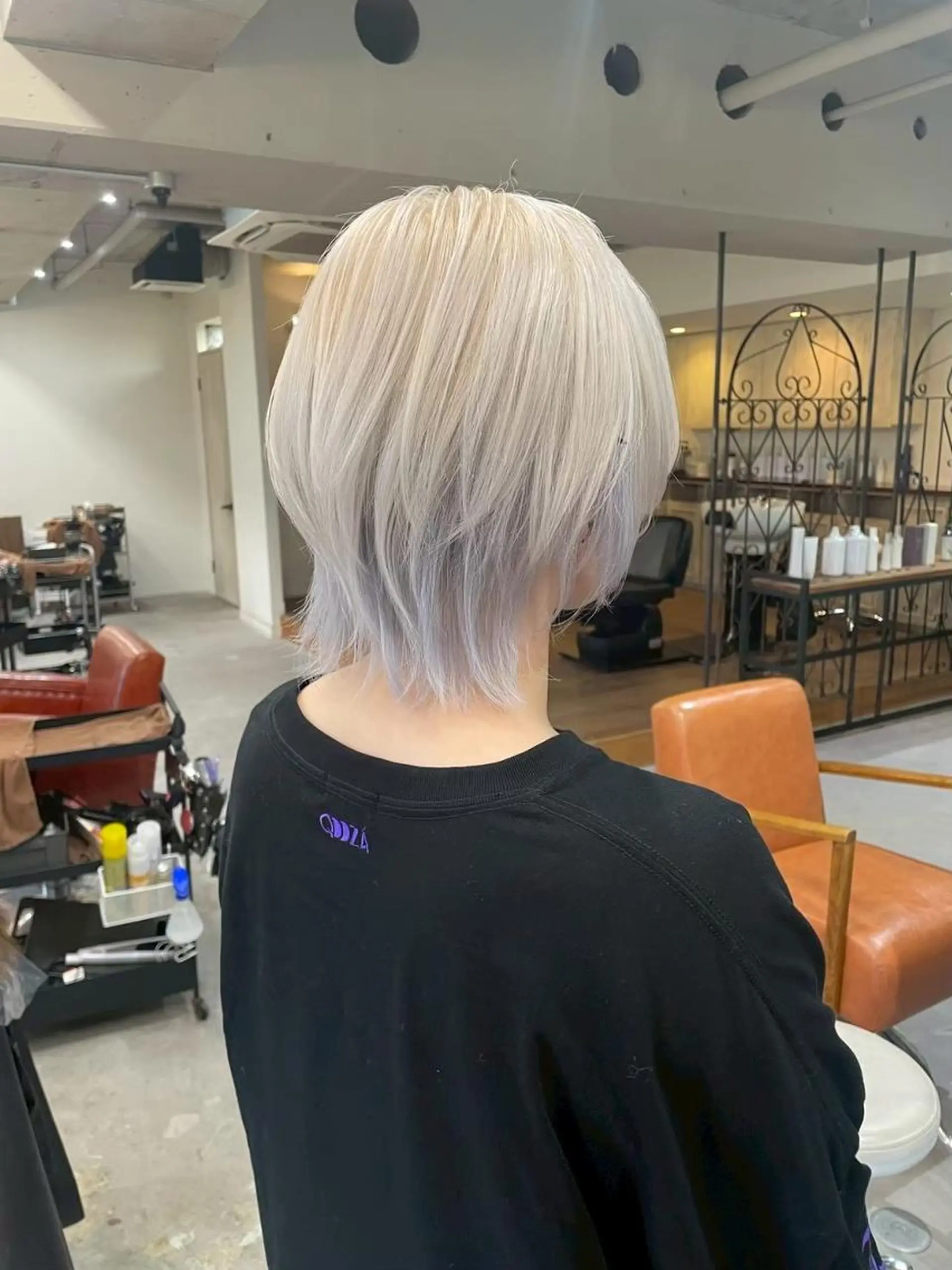 ロング カラー ショートボブ バレイヤージュ ベージュカラー 黒髪 ブリーチ カット ヘアカラー ili 梅田のヘアスタイル