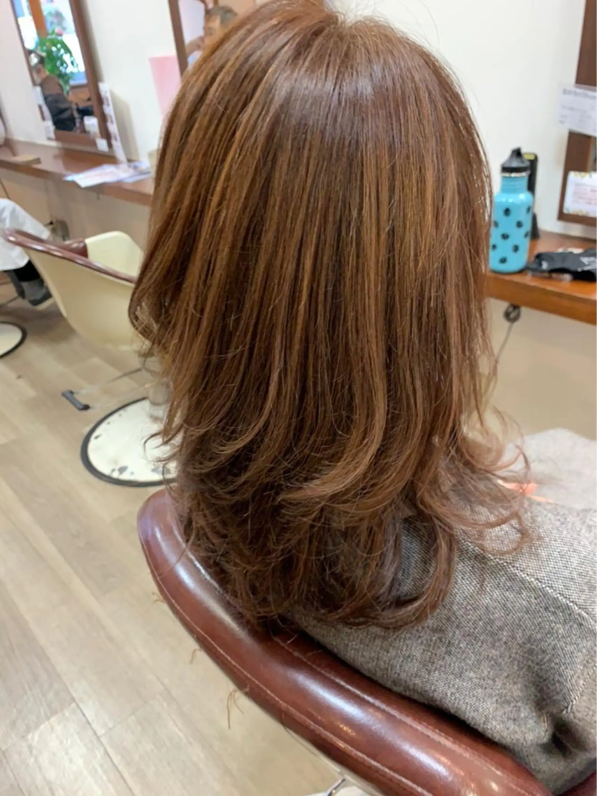 セミロング ハイライト chill out 南塚口本店のヘアスタイル