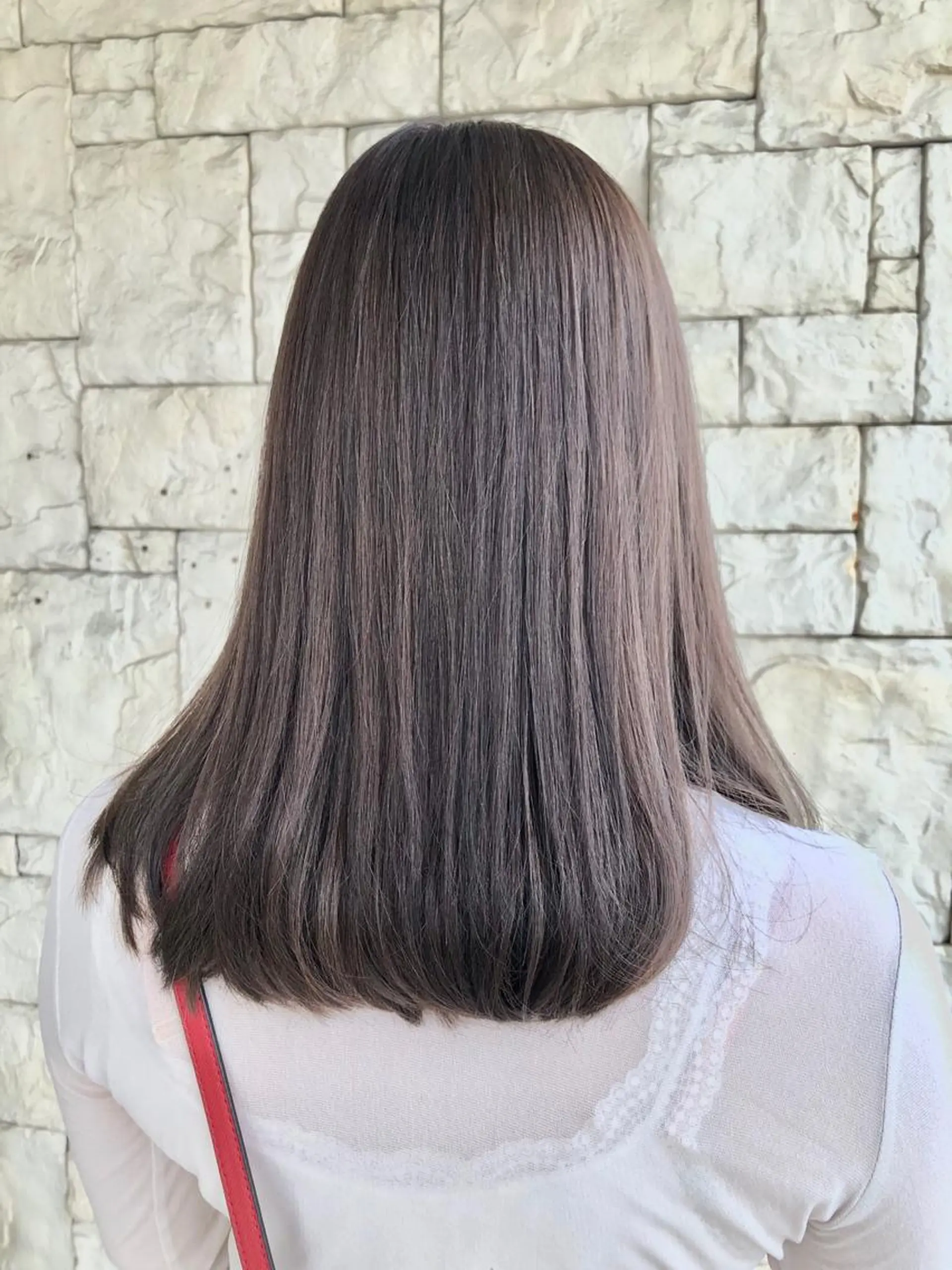 カラー グレージュ ヘアカラー 井上 歩美のヘアスタイル