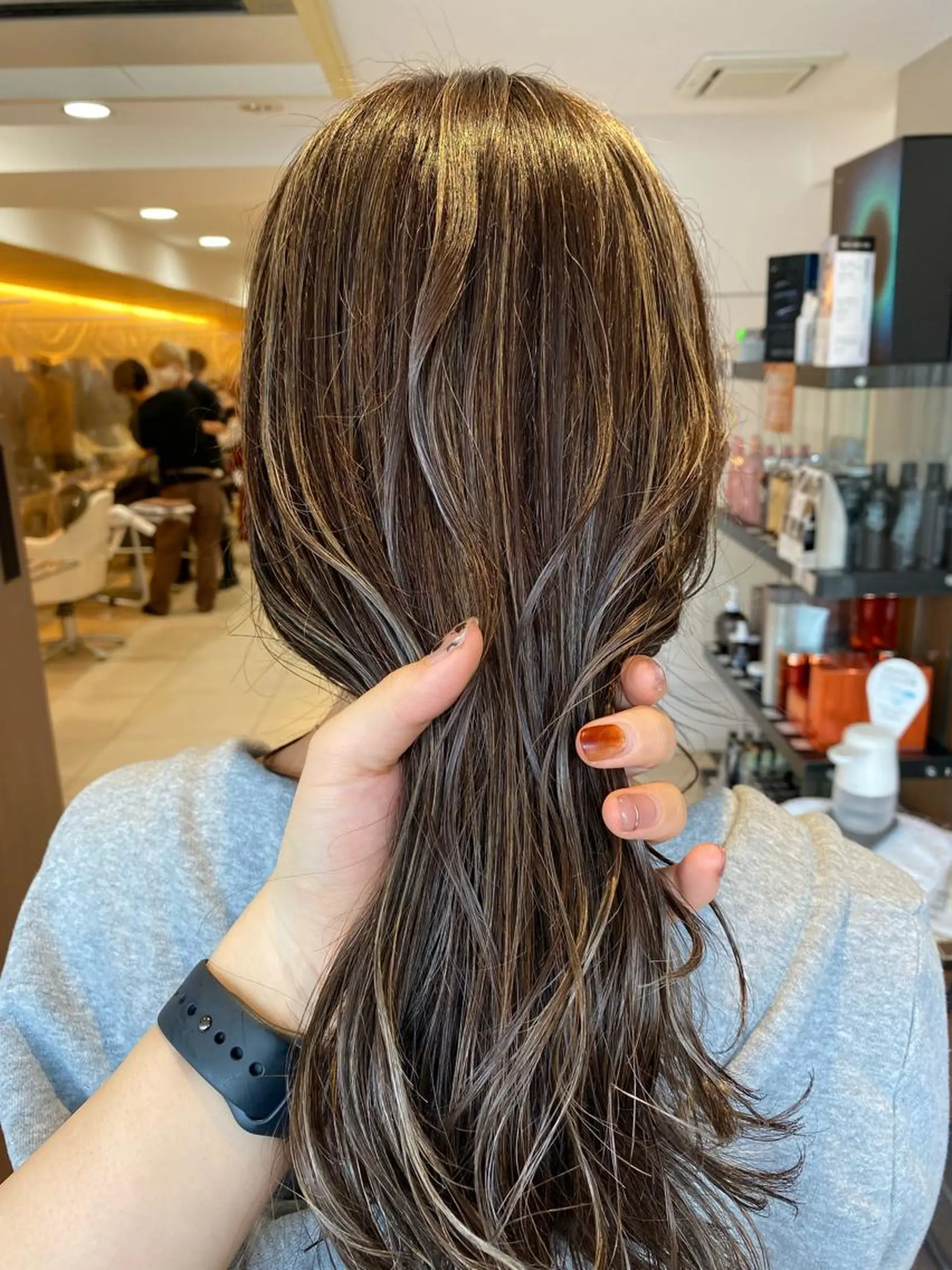 セミロング カラー 透明感カラーブリーチ 🌼シゲモトアヤ🌼のヘアスタイル