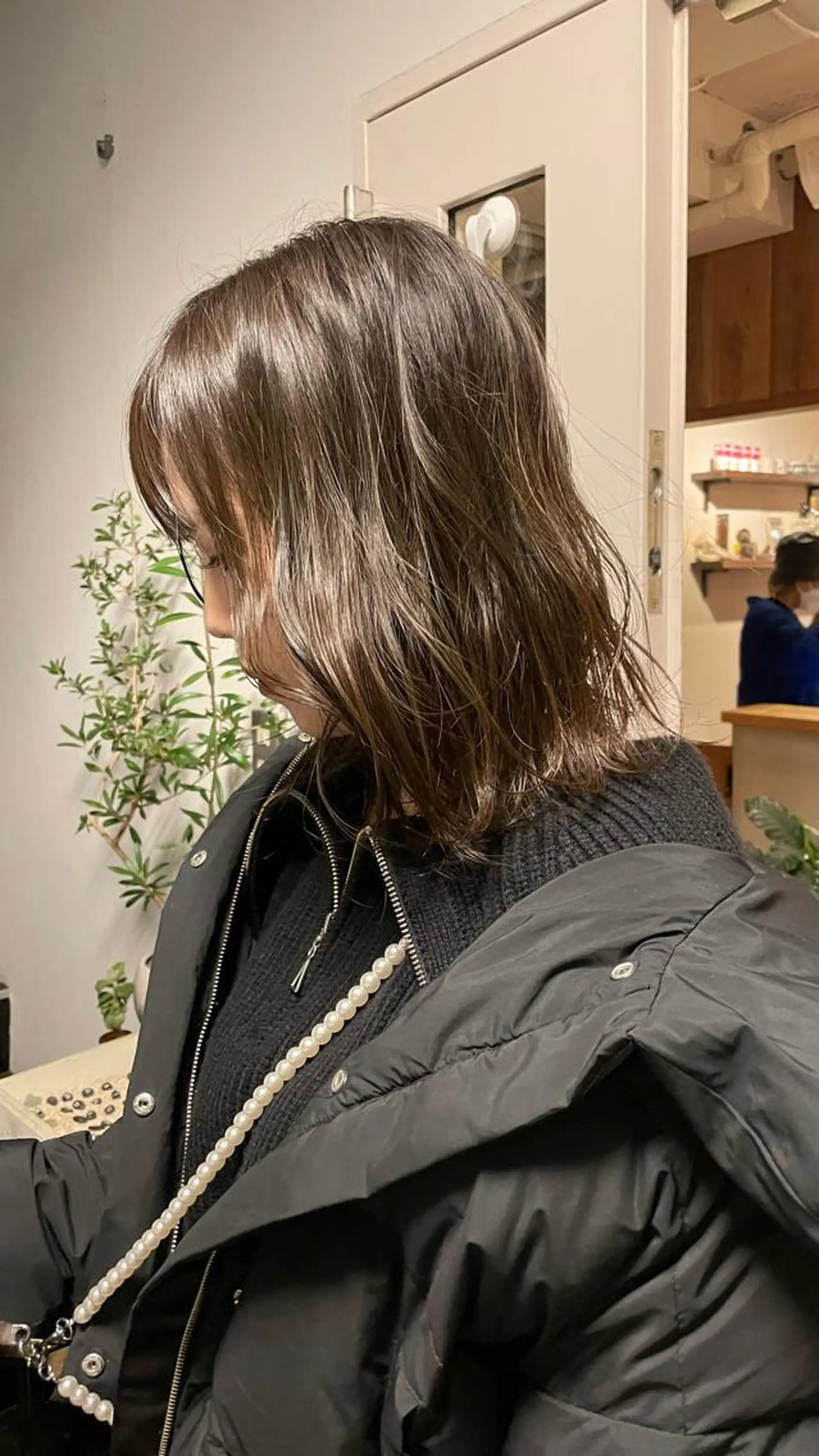 ミディアム カラー トリートメント ファッションに 溶け込むstyleのヘアスタイル