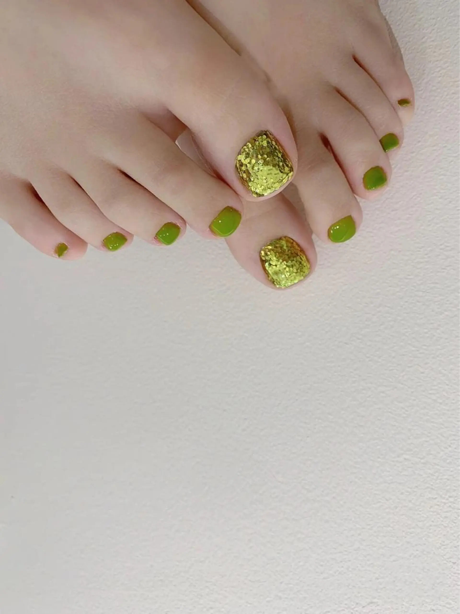 ネイル フットネイル MoonNail ユリ🌸のネイルデザイン