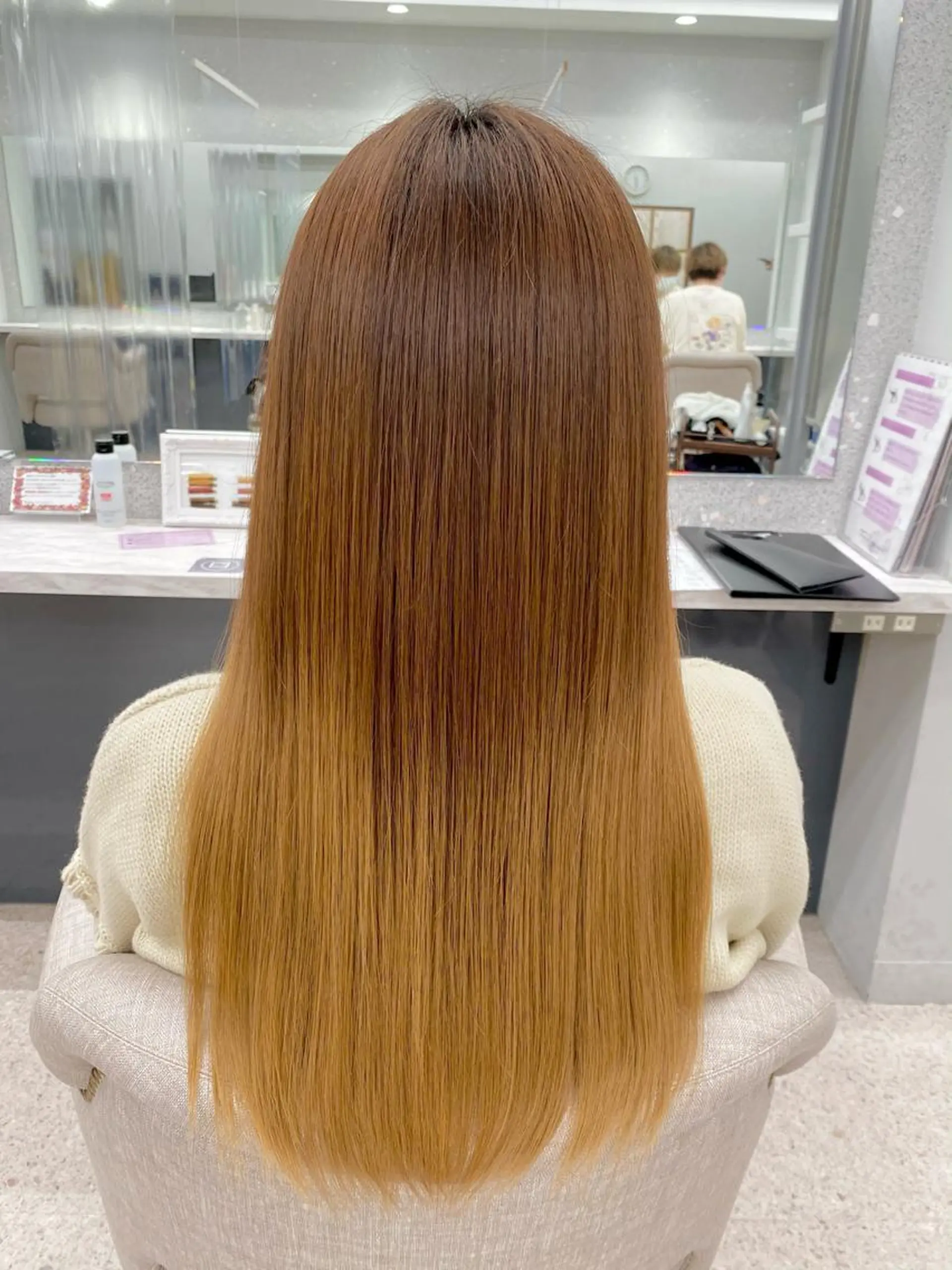 セミロング カラー パーマ ヘアアレンジ キッズ ネイル マツエク・マツパ レイヤーカット/ 髪質改善/羽柴りくのヘアスタイル