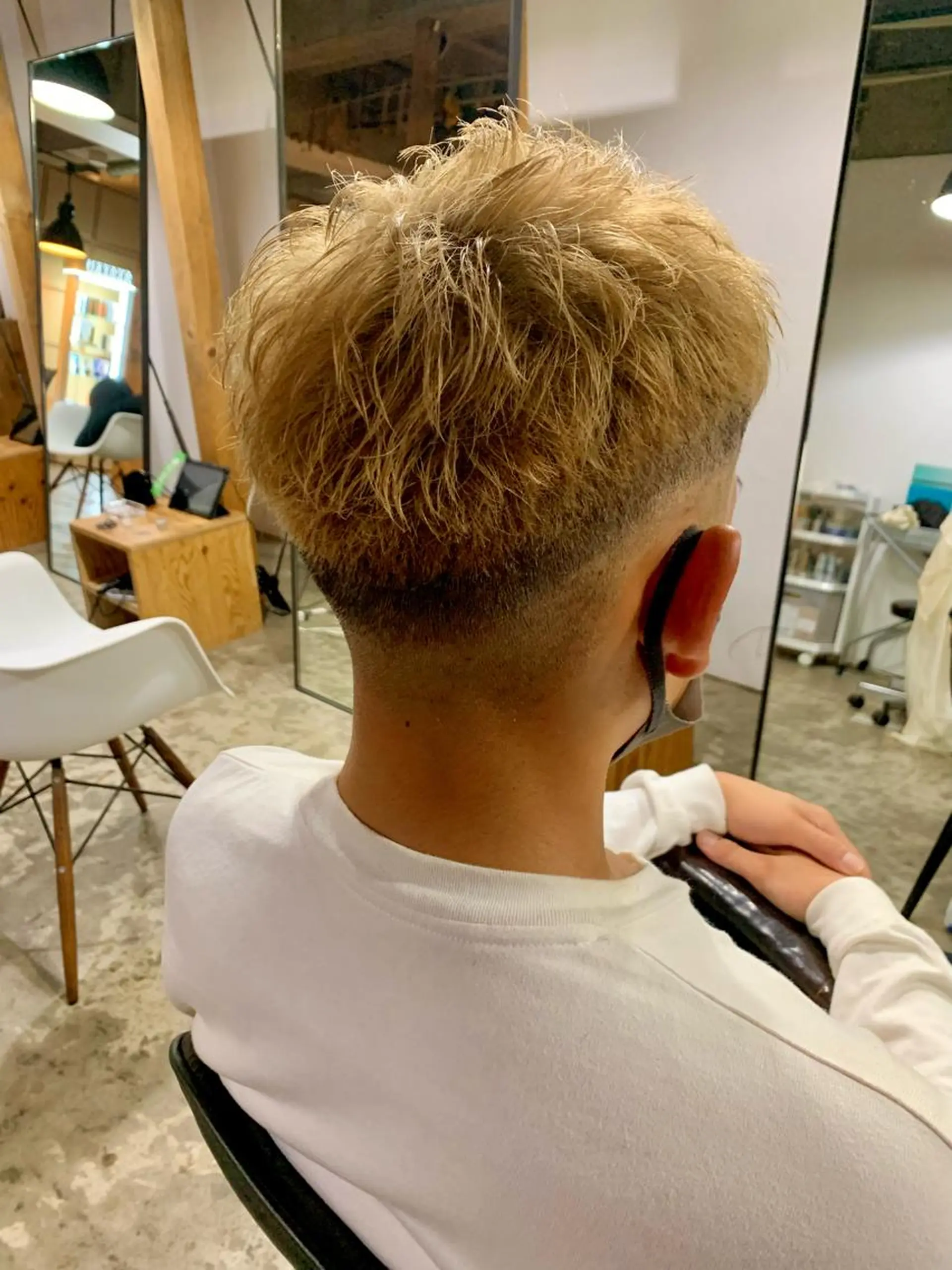 ショート メンズ フェードカット スキンフェード 石谷蒼 メンズパーマ特化のヘアスタイル