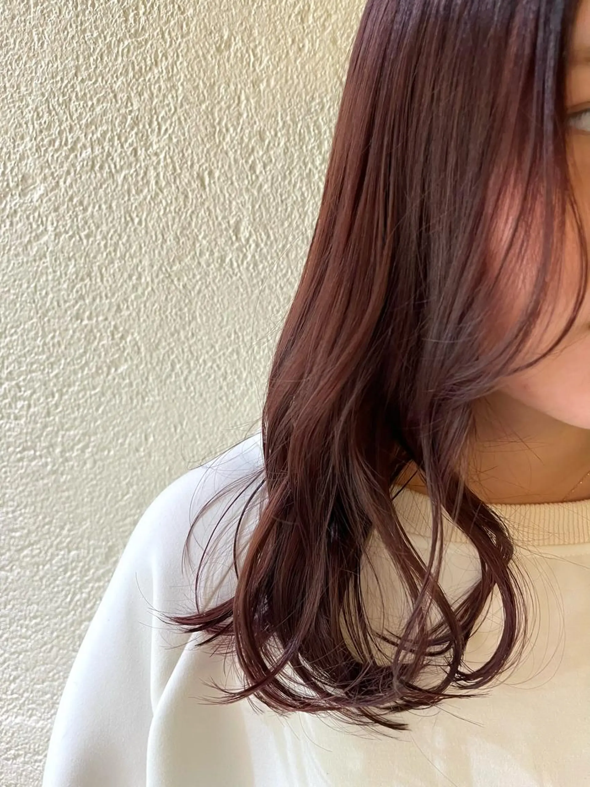 ロング ピンクブラウン YURI🐏脱縮毛× くせ毛活かすスタイルのヘアスタイル