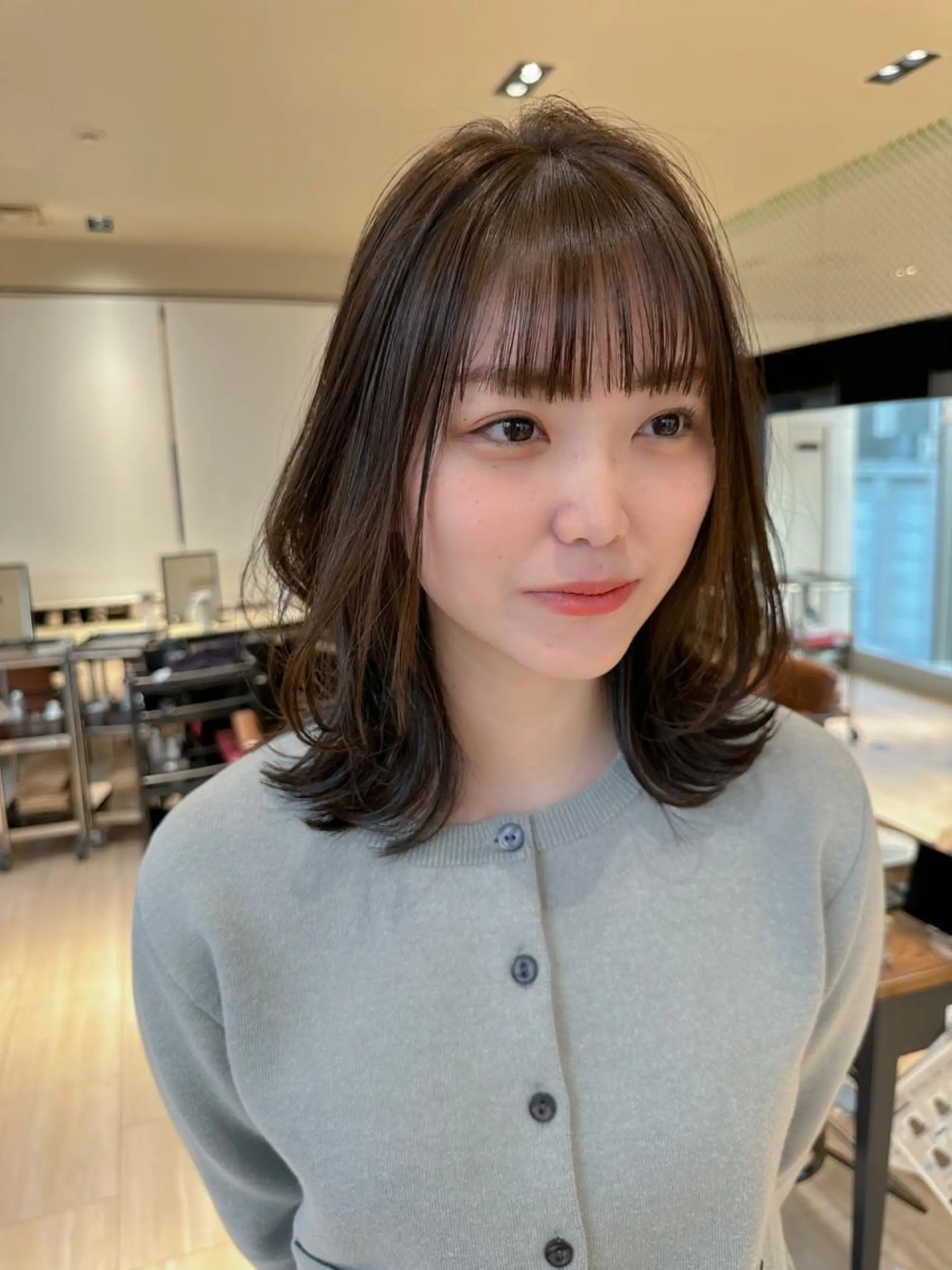 セミロング レイヤー/顔周り カット/松岡 祥利のヘアスタイル