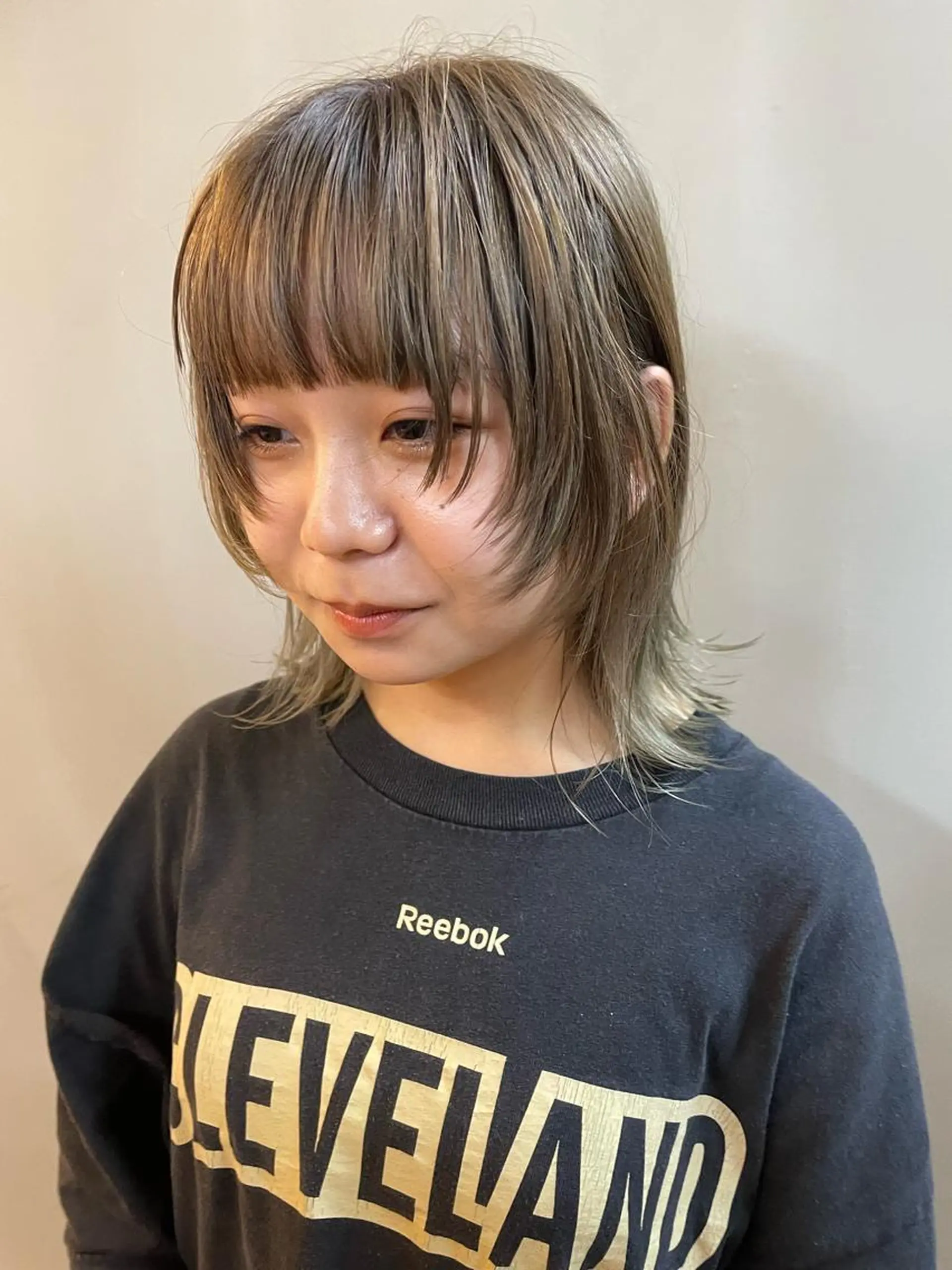 ミディアム カラー パーマ ヘアアレンジ メンズ キッズ ネイル マツエク・マツパ アイブロウ メンズウルフカット 顔まわりレイヤー レイヤーカット ウルフカット カット ヘアカラー トリートメント tatsumi/ボブ ウルフ/レイヤーのヘアスタイル