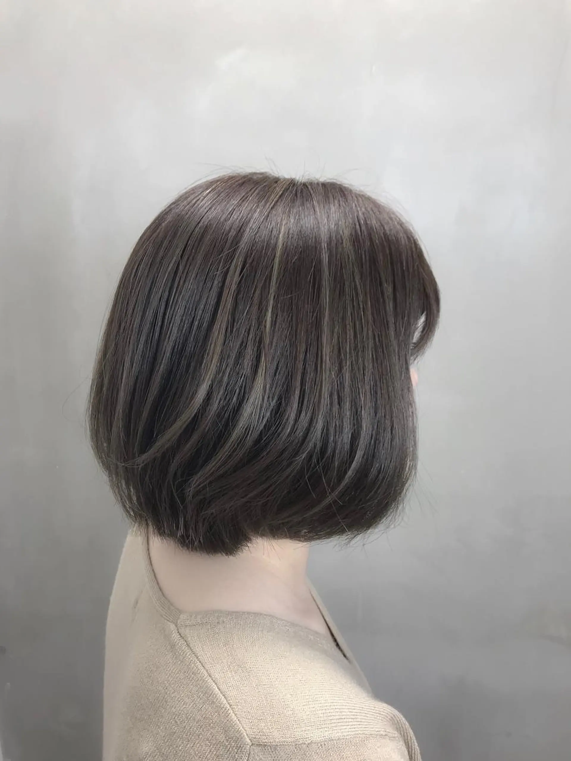 ショート カラー グレージュ ボブ 【透明感、艶髪】西村 有司のヘアスタイル