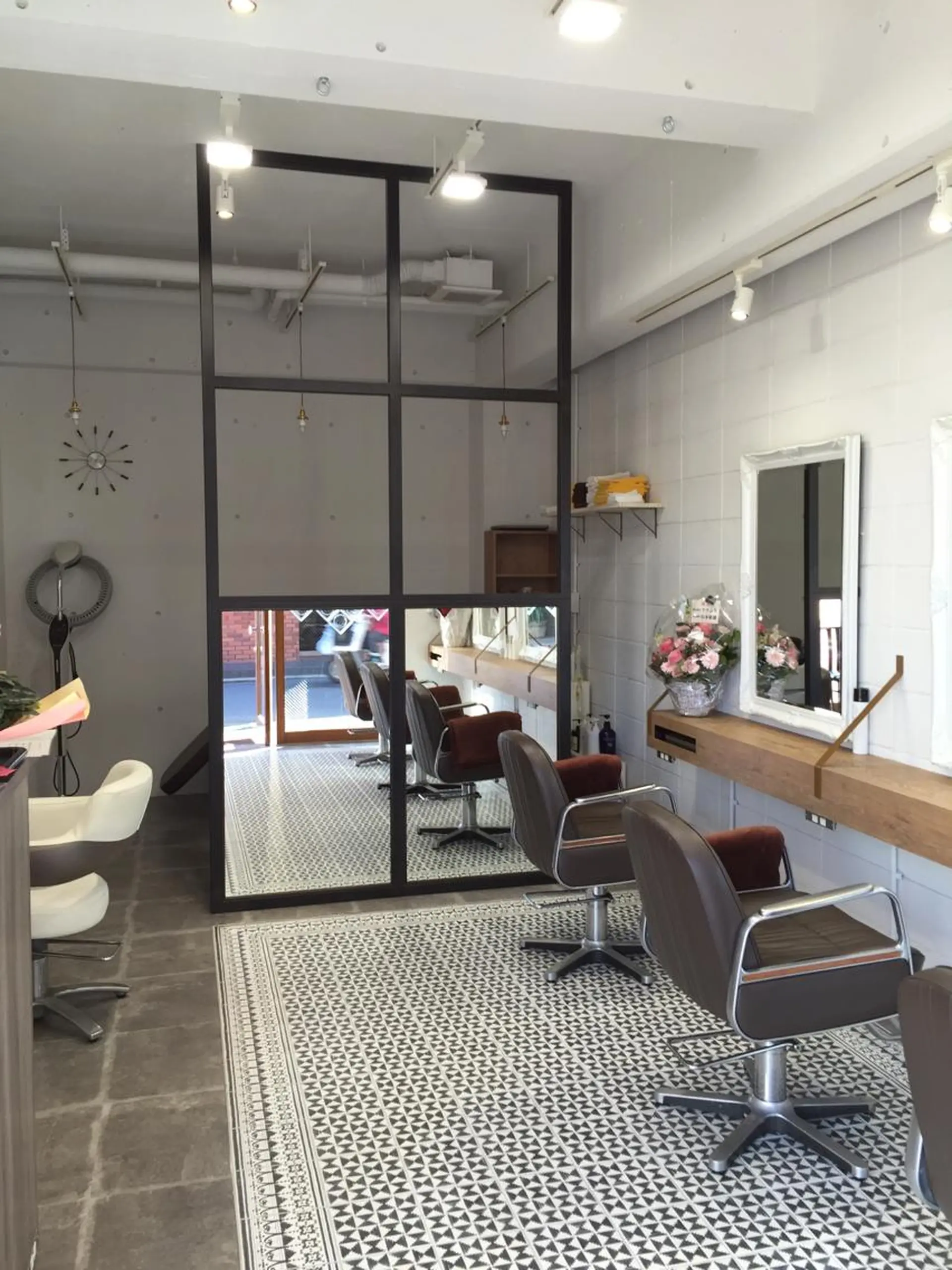 元村貴裕   ・ 美髪矯正美容師のヘアスタイル