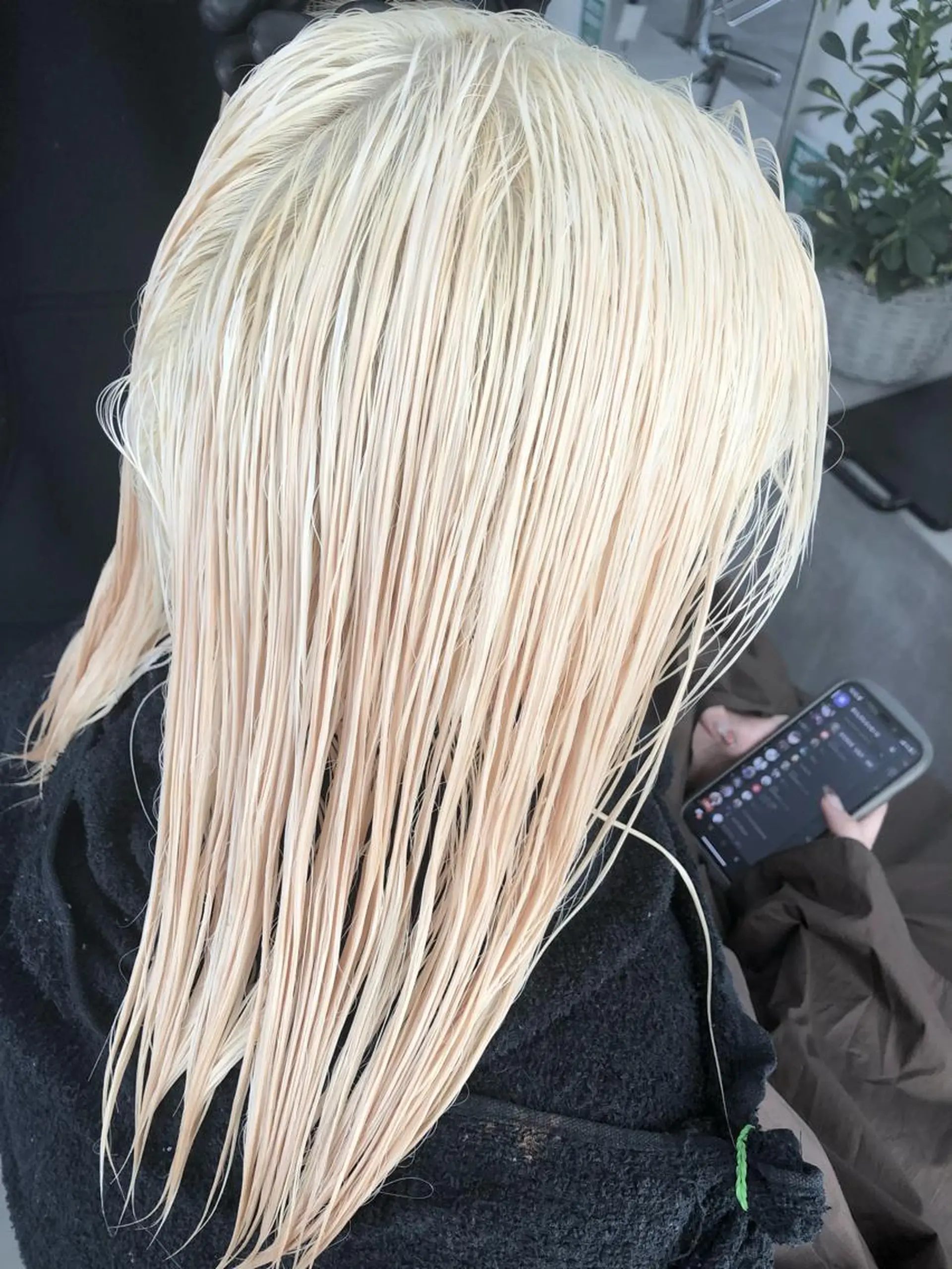 ミディアム カラー ブリーチ ヘアカラー LOOP hairのヘアスタイル