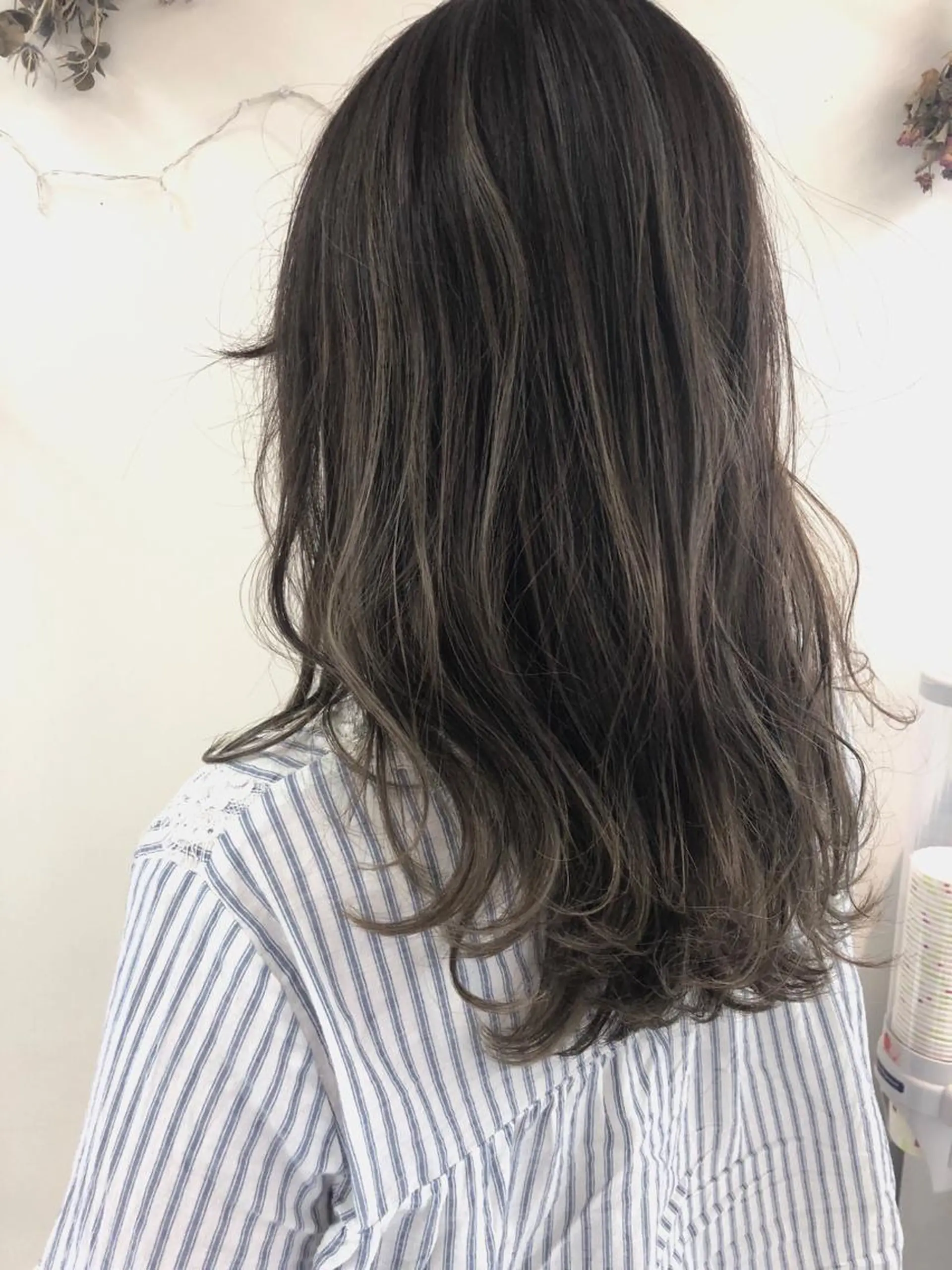 セミロング カラー バレイヤージュ ハイライトカラー ハイライト レイヤーカット ヘアカラー カラー職人/上川原 雄飛のヘアスタイル