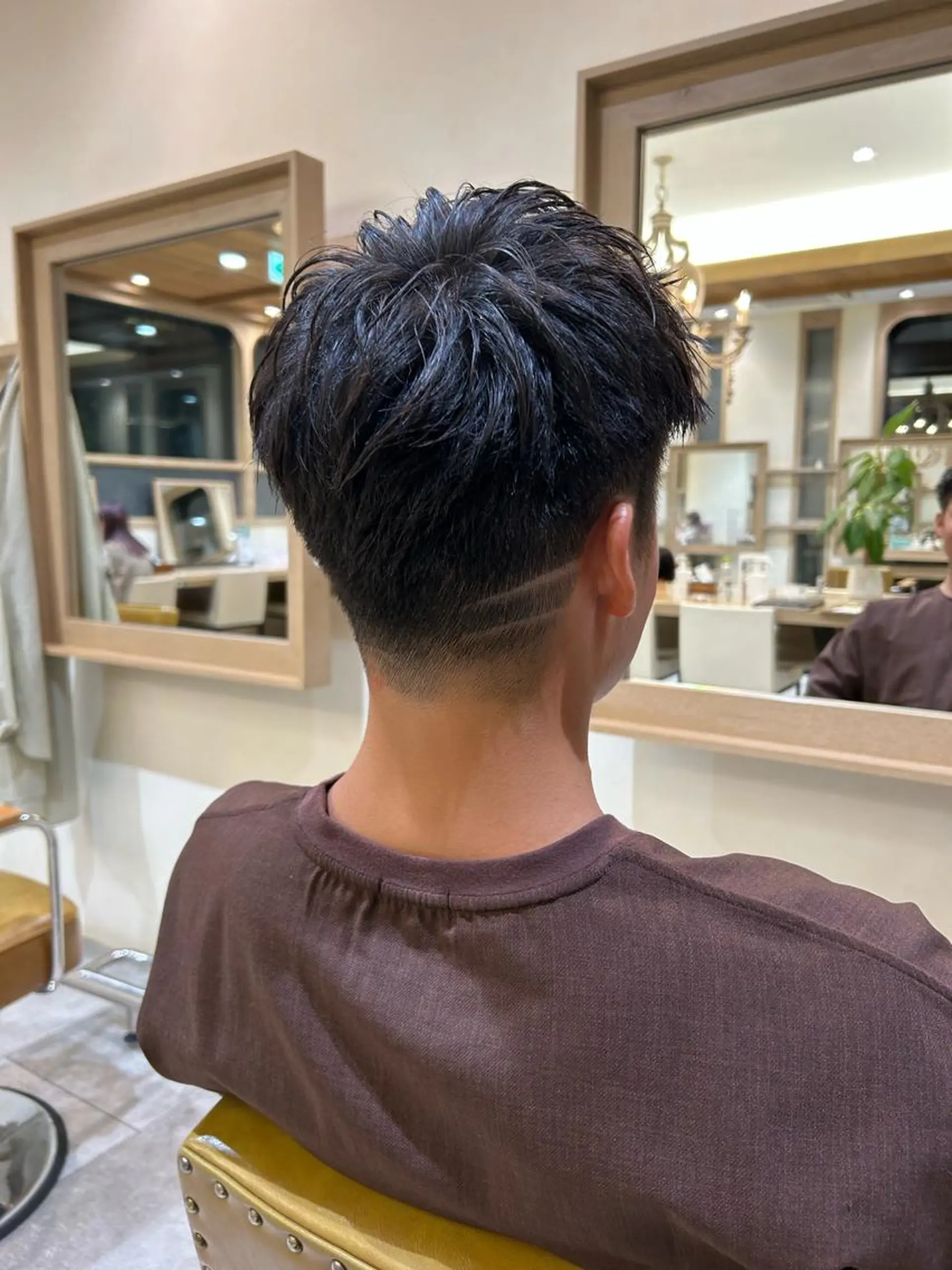 メンズ アップバング フェードカット 艶透明感カラー/ ルーズパーマ/田中のヘアスタイル