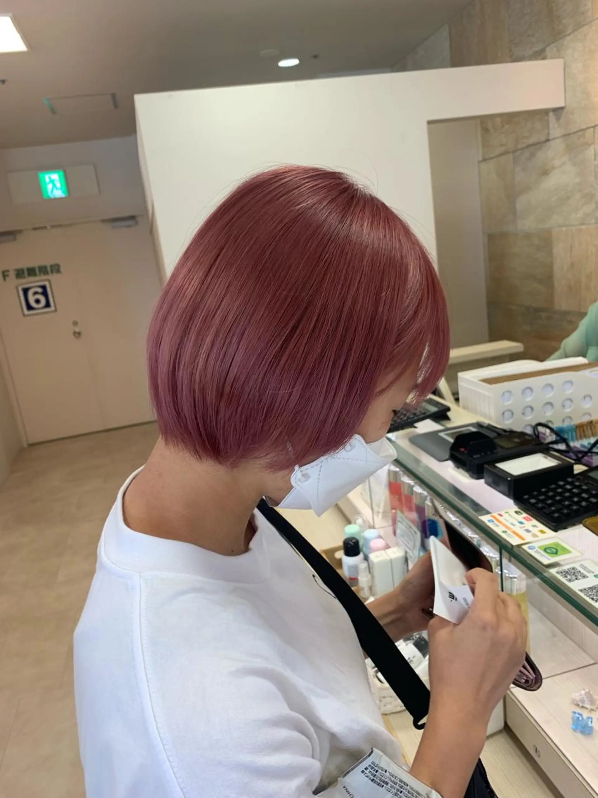 ショート カラー カット ヘアカラー トリートメント 暖色専門美容師🎀 お客様満足度◎のヘアスタイル