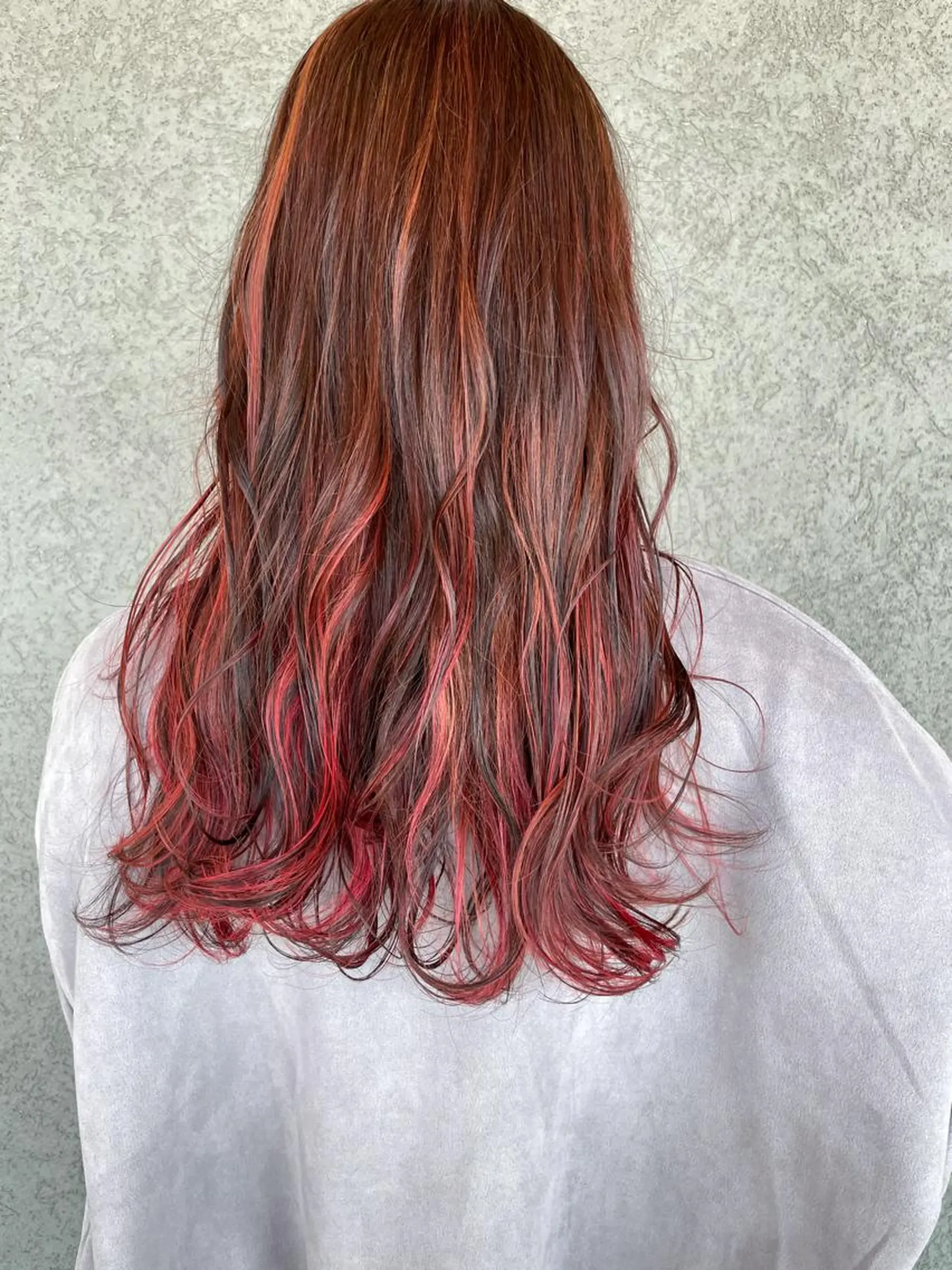 ロング レイヤーカット 秋元 菜摘のヘアスタイル