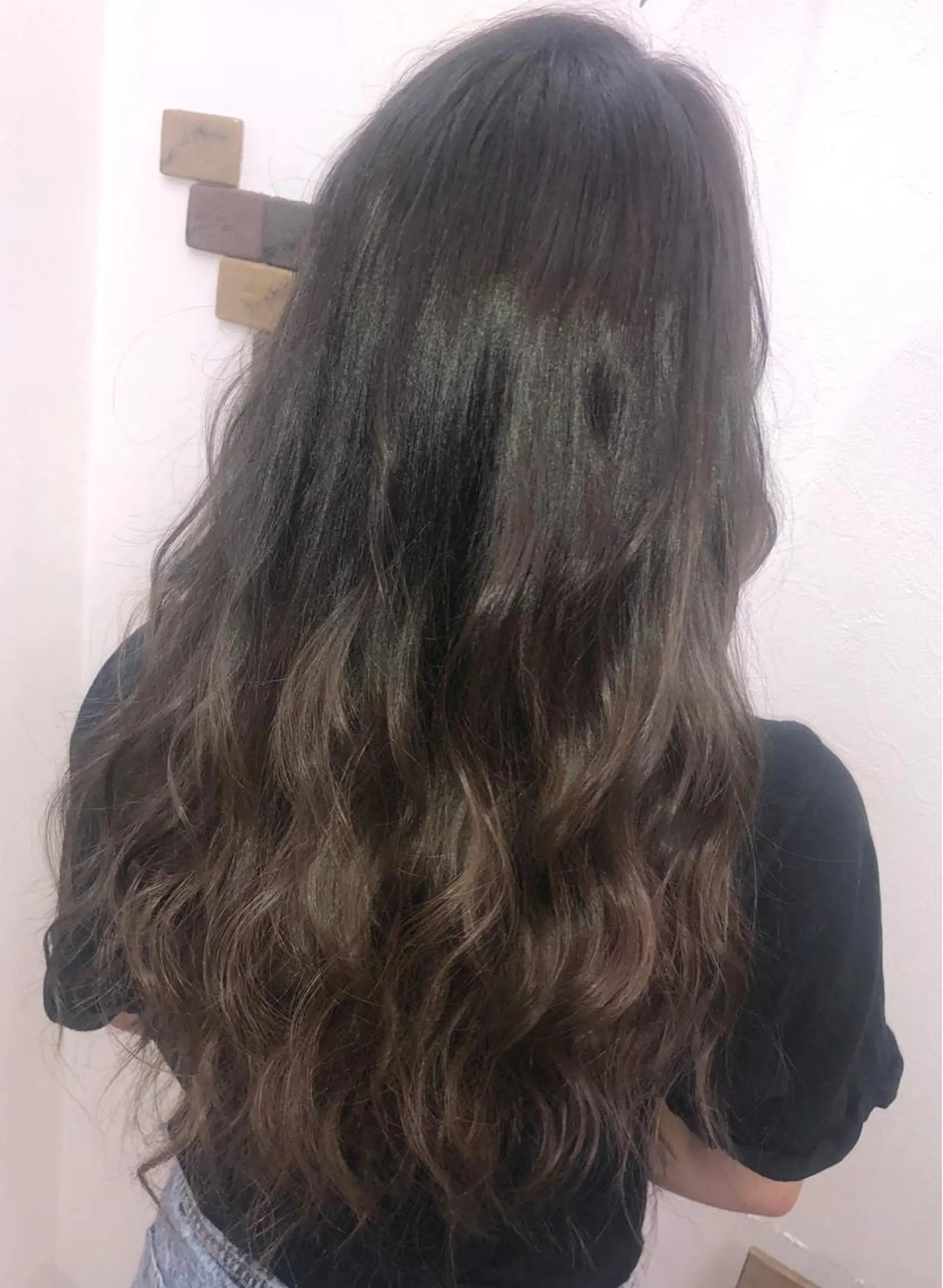 ロング カラー アッシュ アッシュブラウン ブラウンカラー グラデーションカラー MAKO ❤️🔥NEXTのヘアスタイル