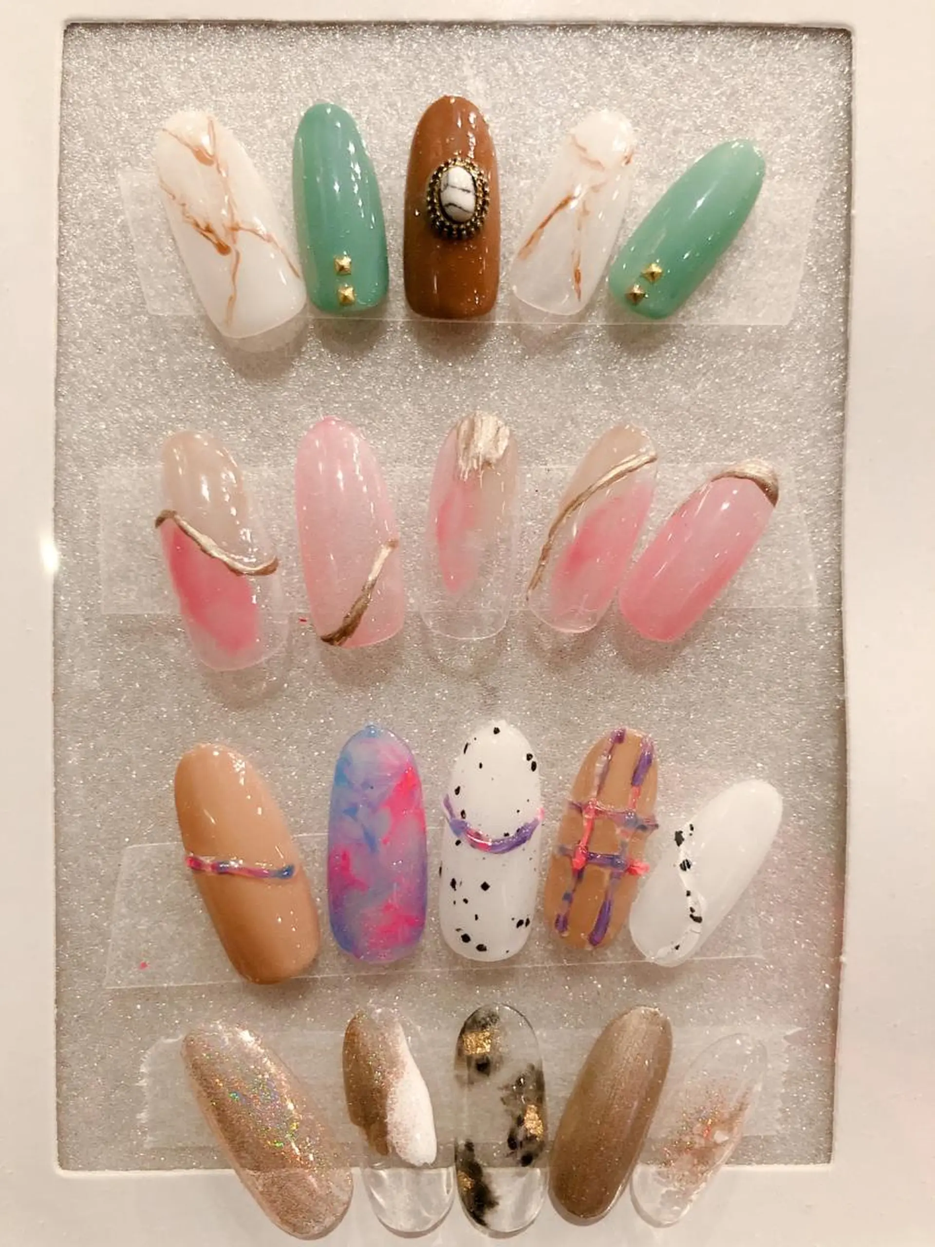 ネイル iiloo aromaworksのネイルデザイン