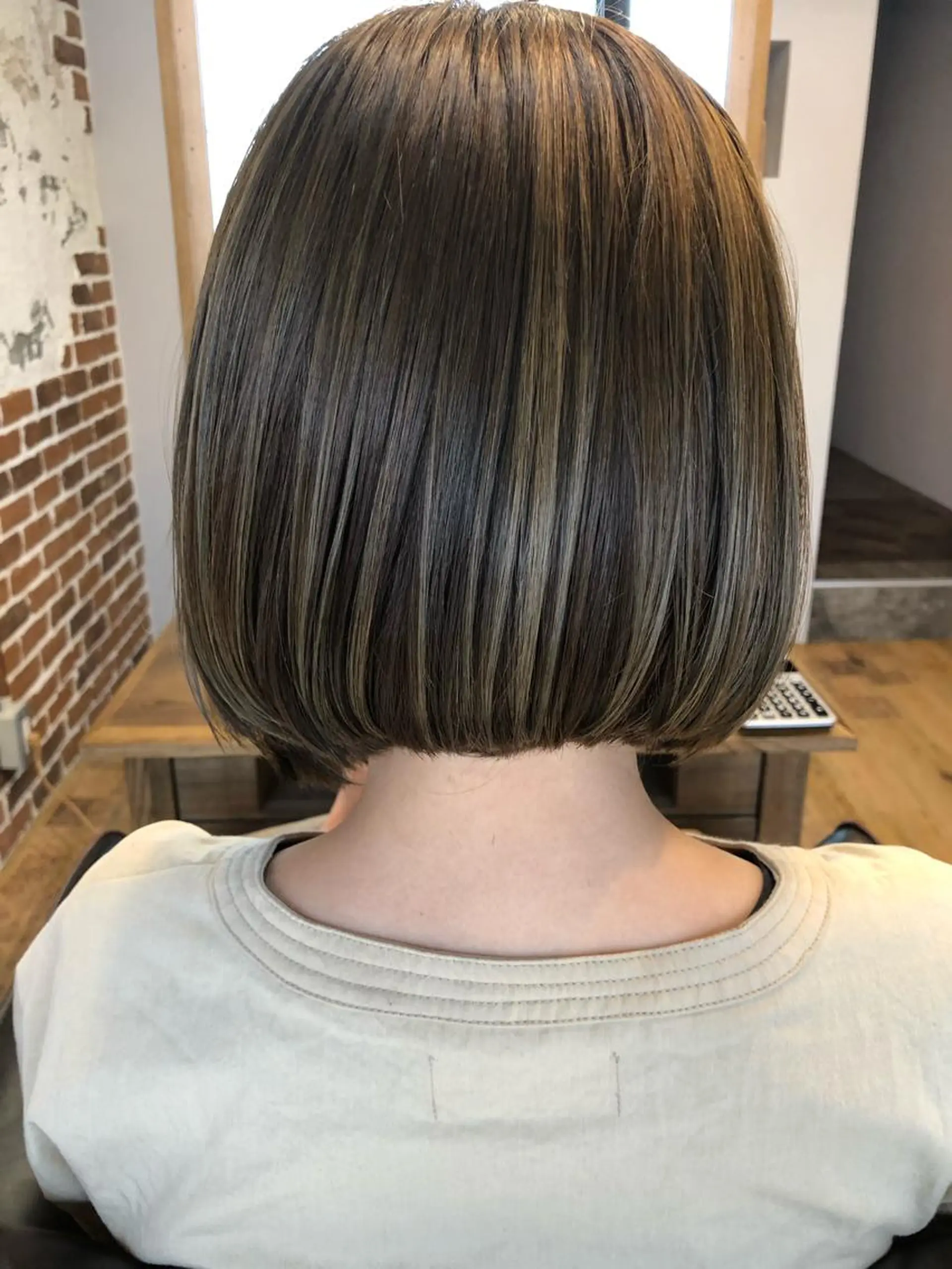 ショート カラー 切りっぱなしボブ アディクシーカラー アッシュ バレイヤージュ ブリーチ ショート職人 美容師【KENTA】のヘアスタイル