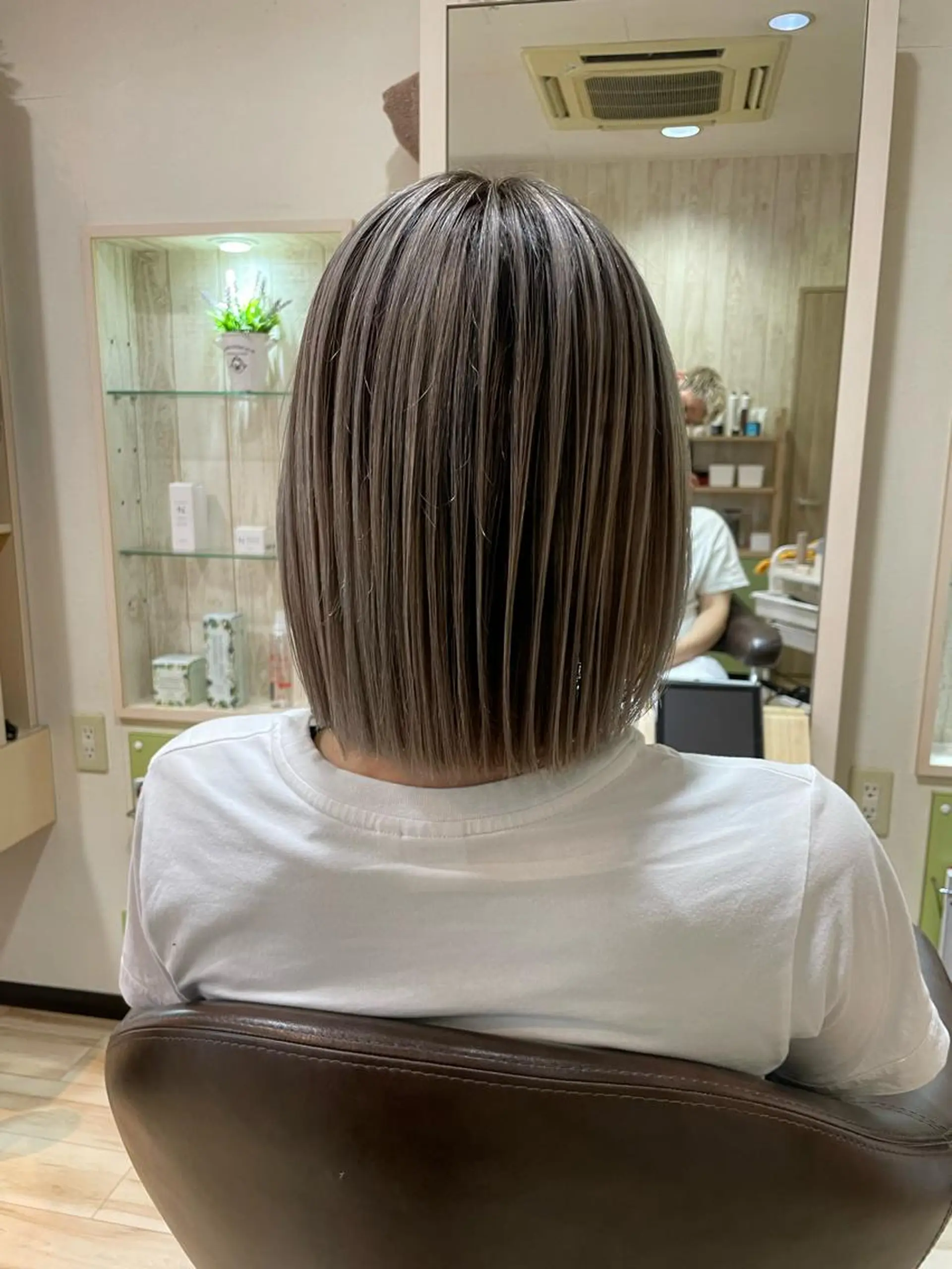 ミディアム カラー 🌈派手髪ハイトーン 🌈鈴木亮太🌈のヘアスタイル