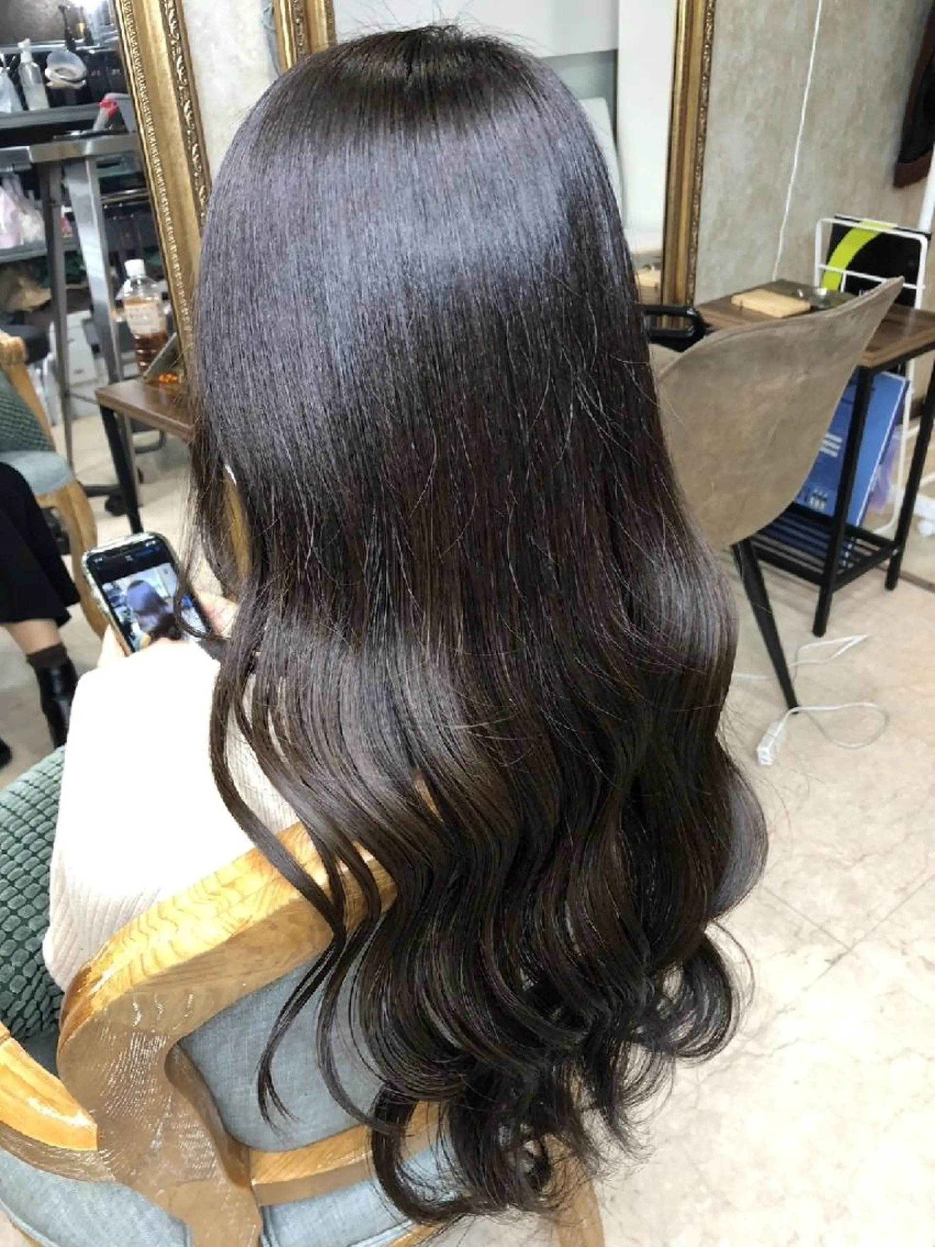 ロング カラー カット トリートメント AnFye une qatllのヘアスタイル