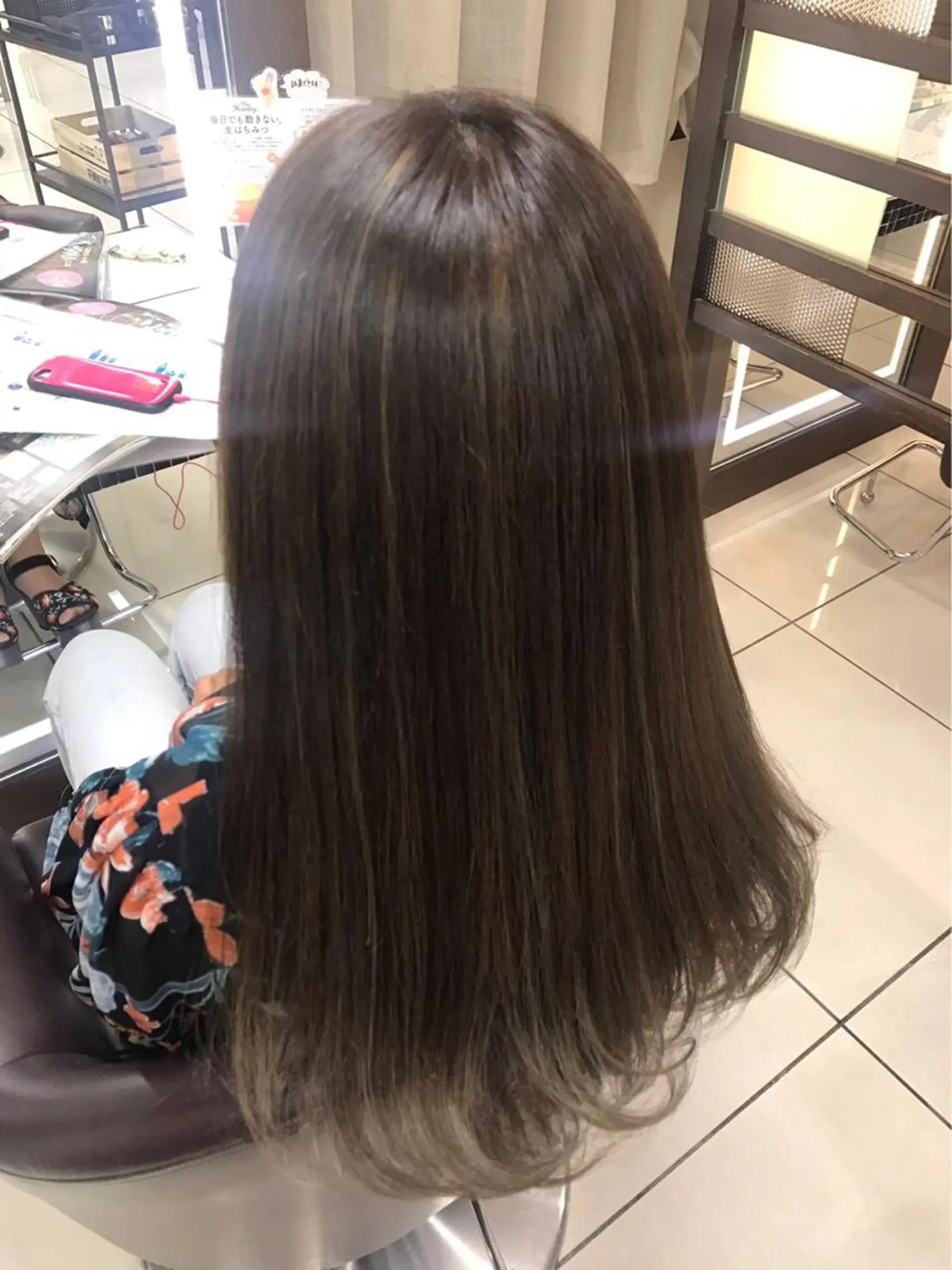 セミロング カット ヘアカラー トリートメント 羽エクステ🩷 🤍まき🤍のマツエク・マツパデザイン