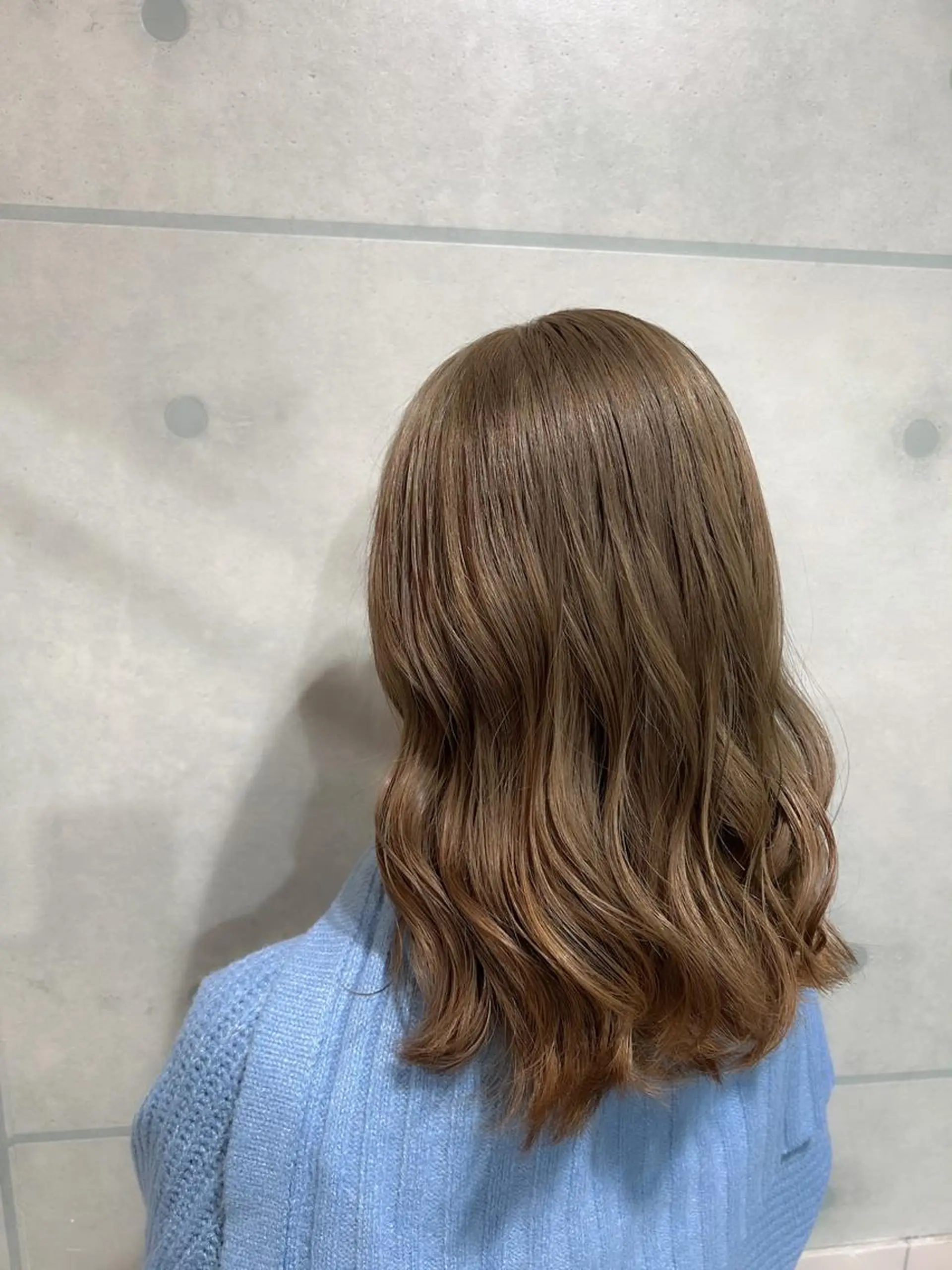 ミディアム カラー ブリーチ 透明感カラー カラー専門美容師🫧 舘田千乃🫧のヘアスタイル