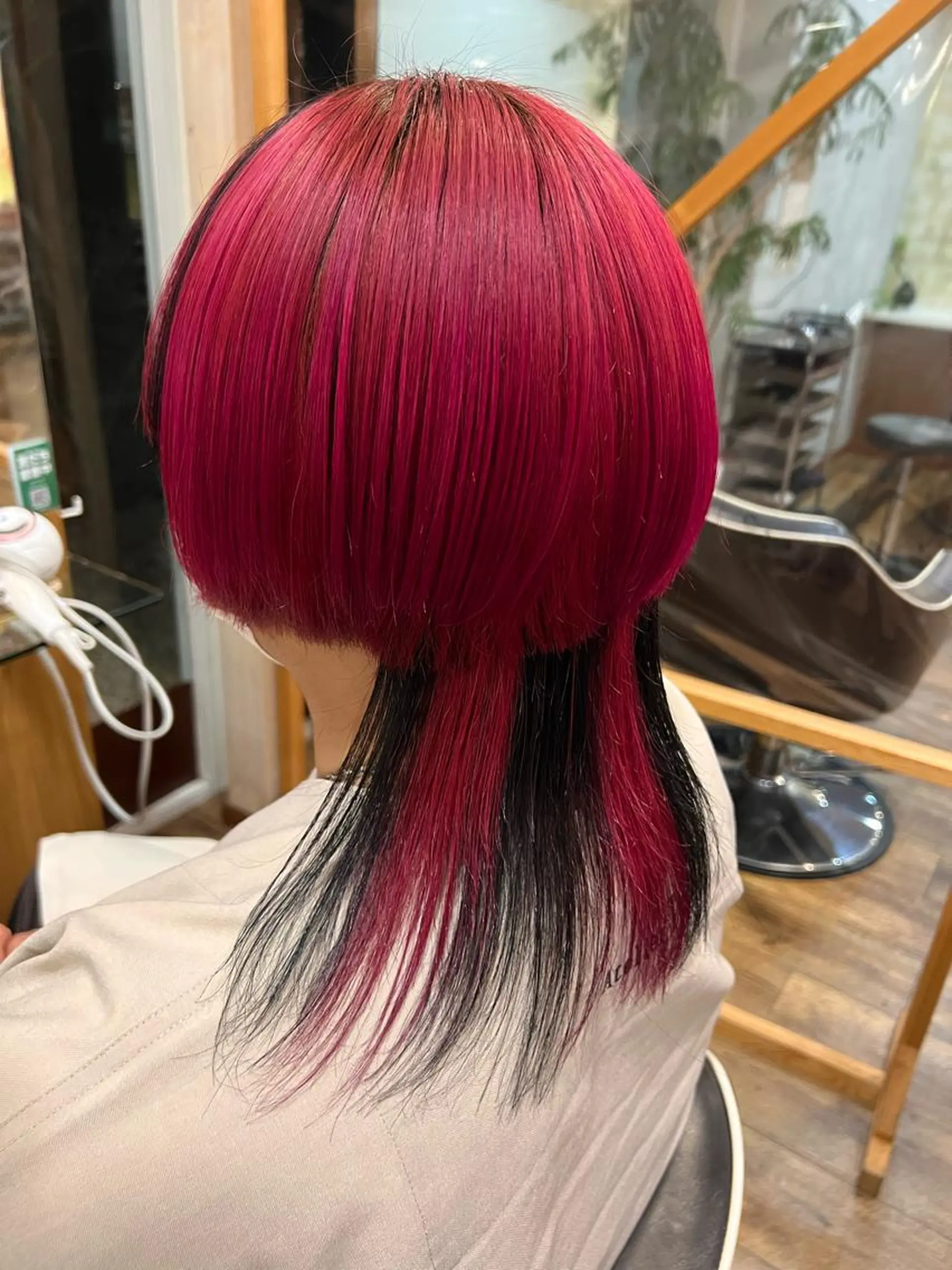 カラー 黒髪 デザインカラー ピンクカラー ルビー 🌻井上 マリー🌻のヘアスタイル