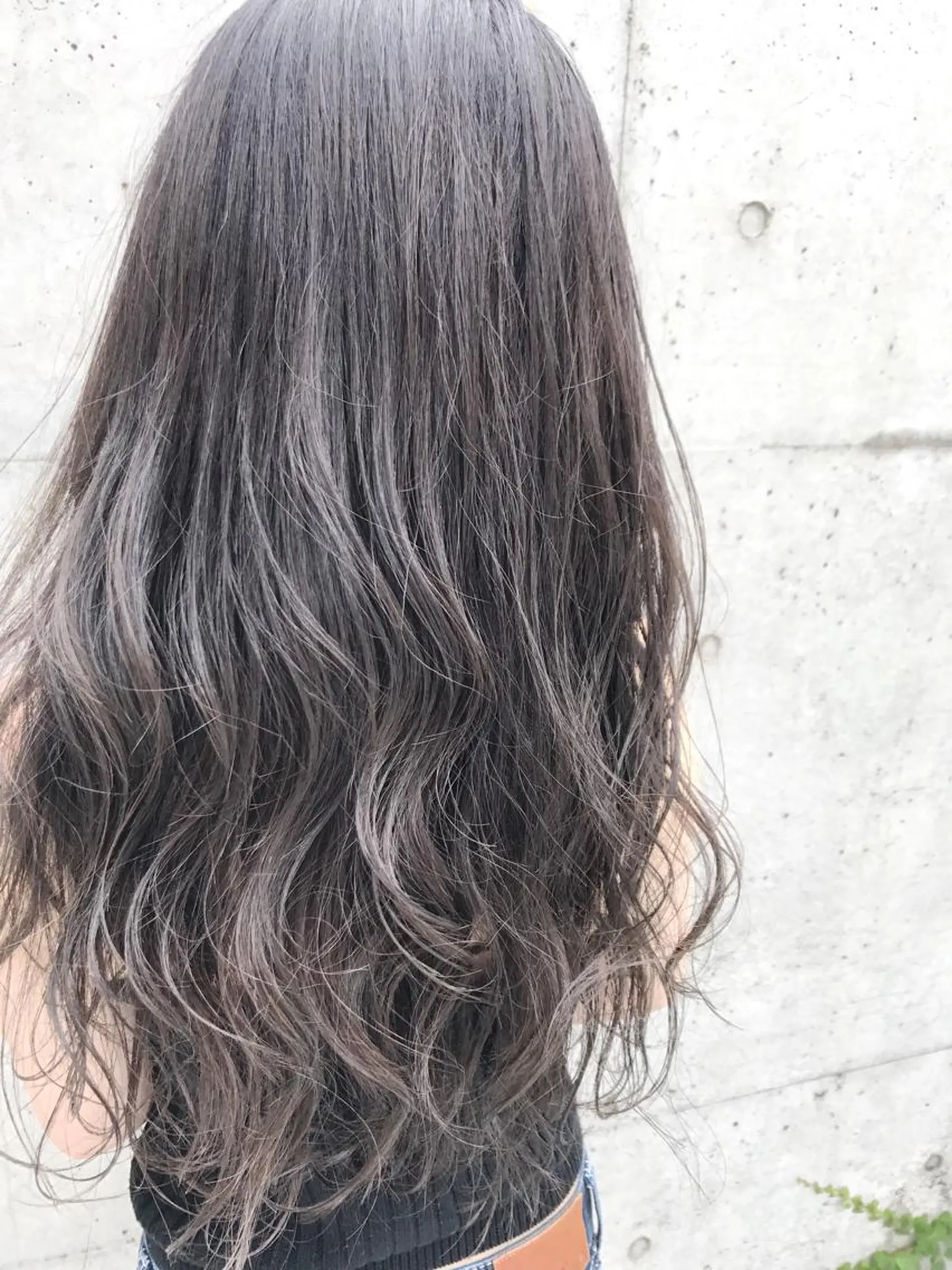 ロング カラー グレージュ シルバー シルバーグレージュ DUMBO所属・【完全マンツー 恵比寿】佐藤 翔のヘアスタイル