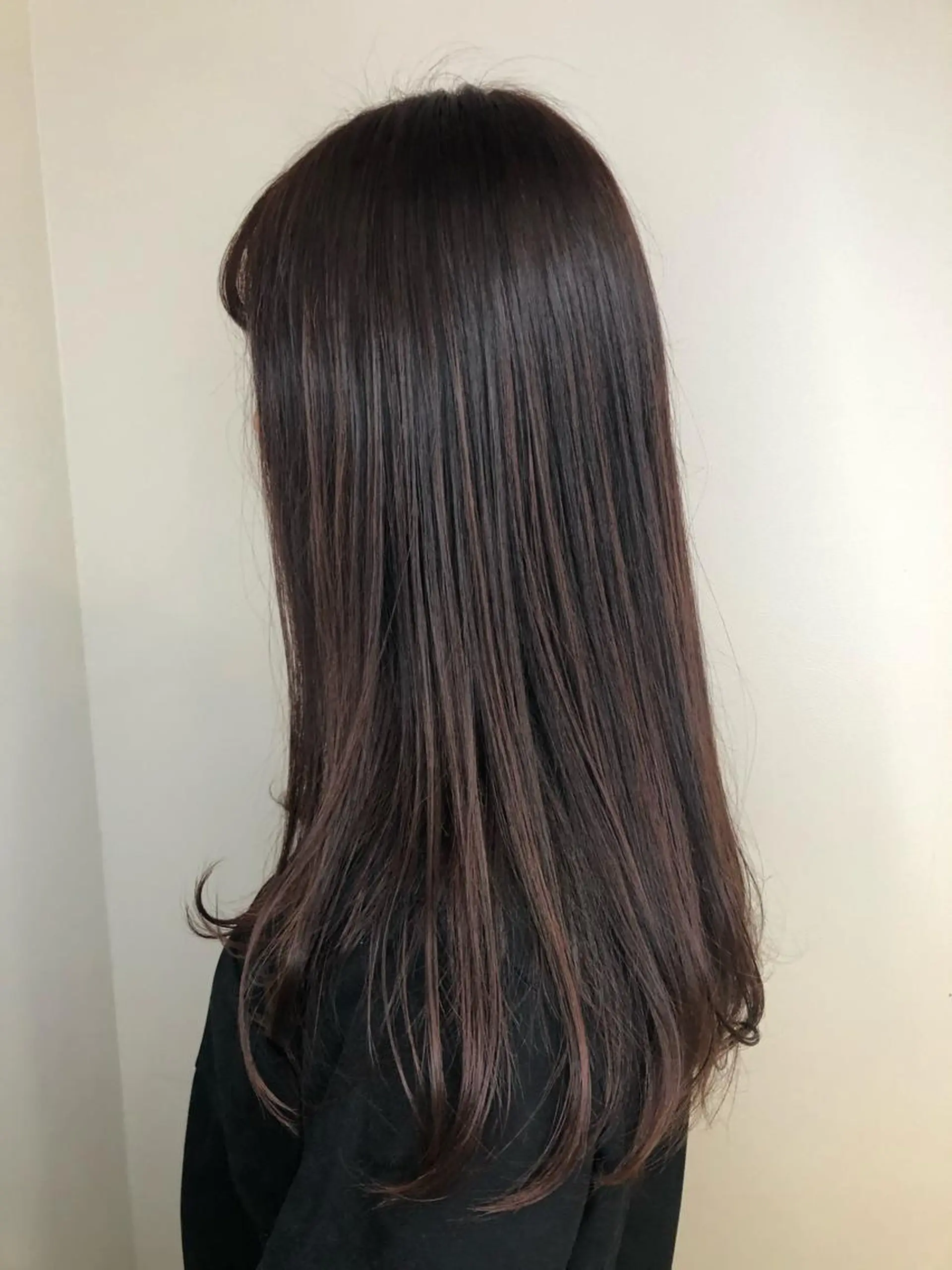 ロング カラー ウルフカット/吉村 桃子のヘアスタイル