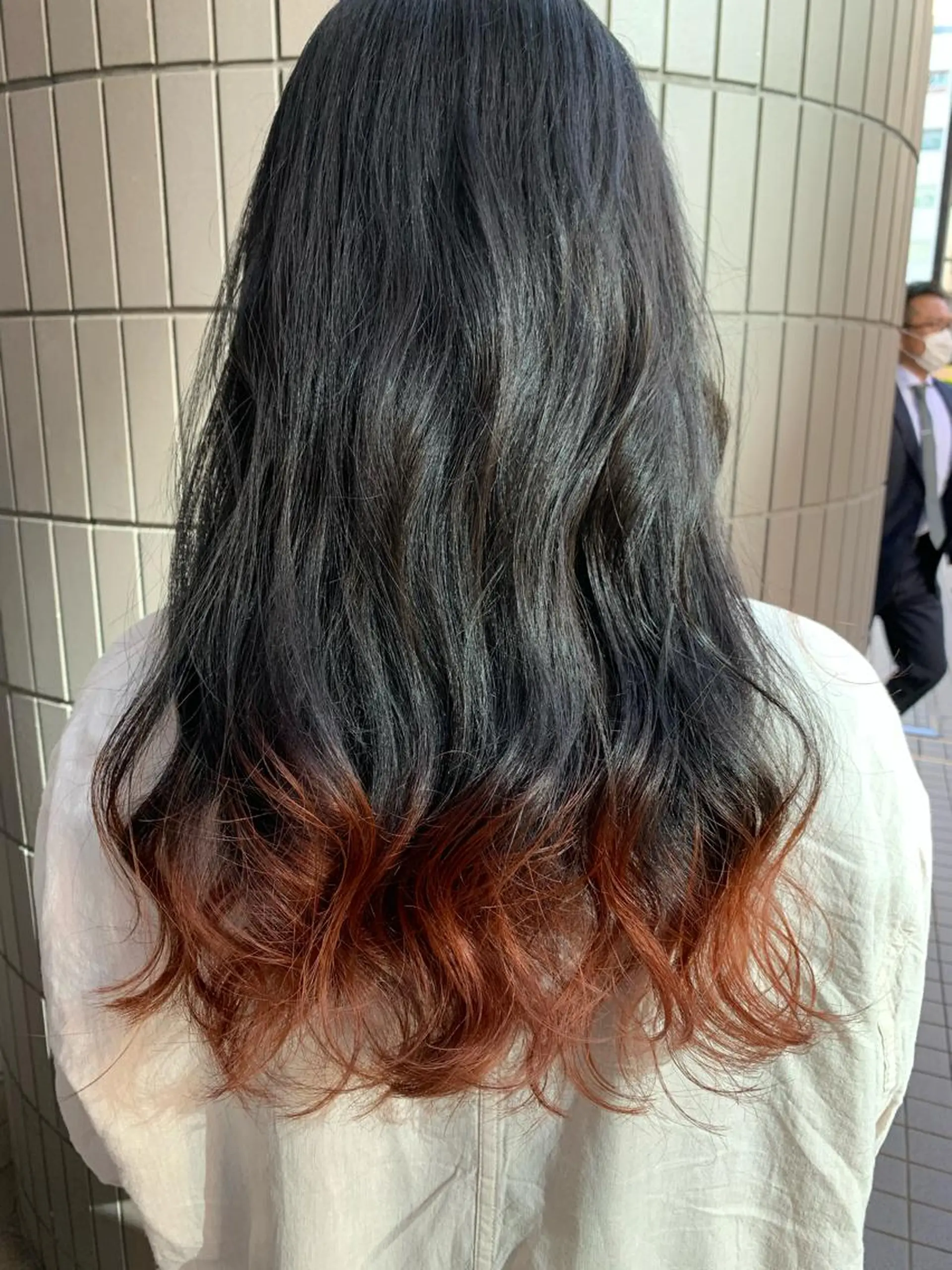 ロング カラー グラデーションカラー オレンジ Zina天王寺 CHIAKIのヘアスタイル