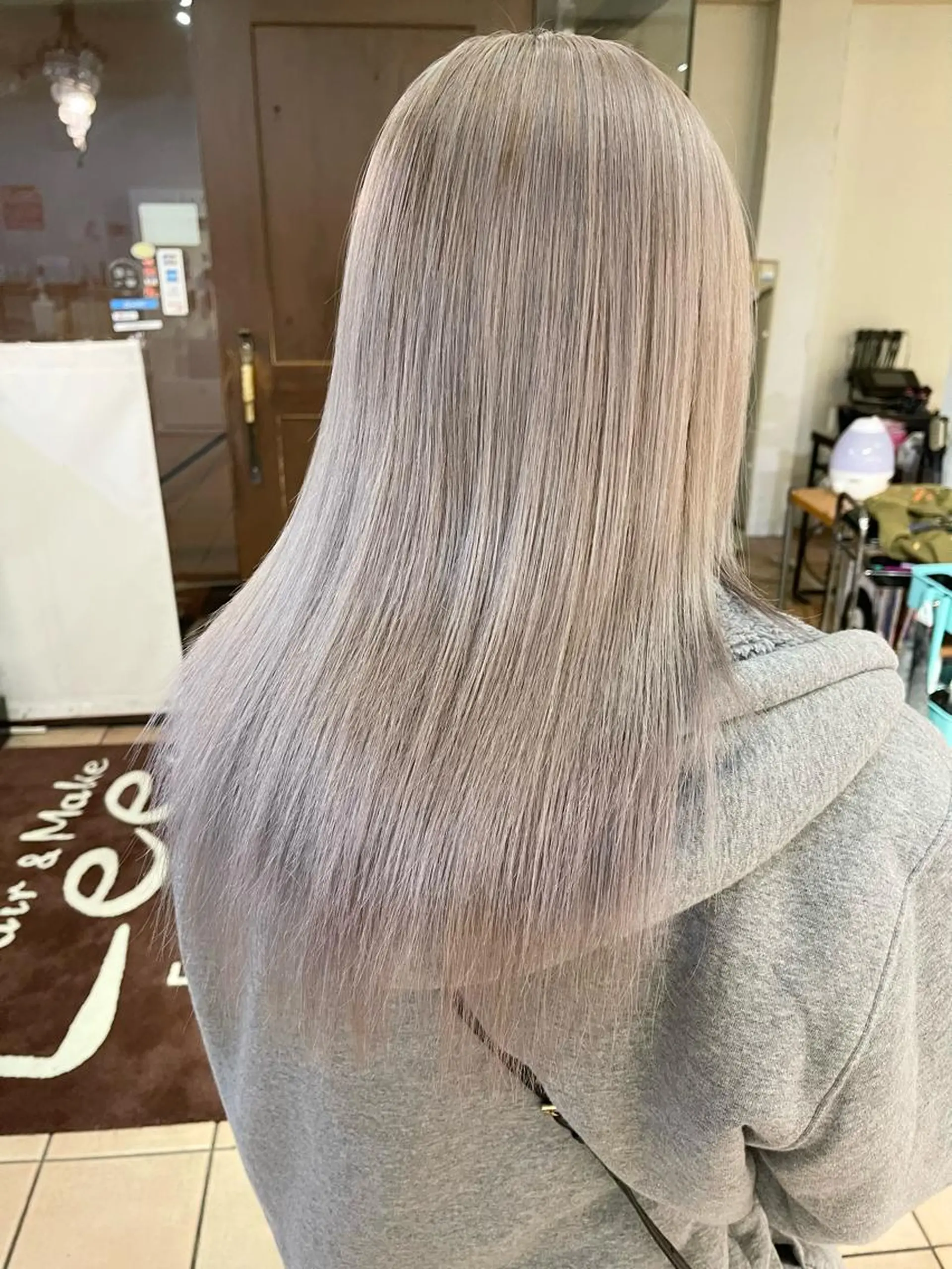 セミロング カラー カット ヘアカラー トリートメント 海外レイヤー/ レイヤーカット/和田のヘアスタイル