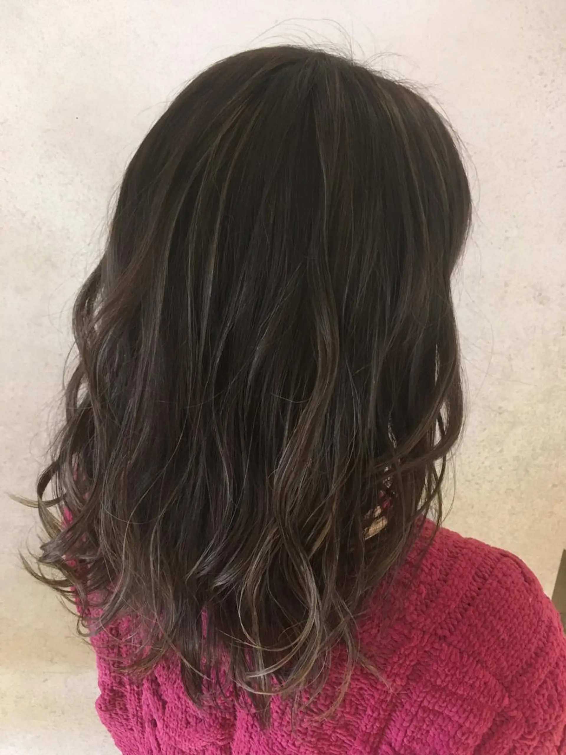 ミディアム カラー アッシュ ハイライトカラー ハイライト カット ヘアカラー Homey Kyoto所属・吉村 絢乃のヘアスタイル