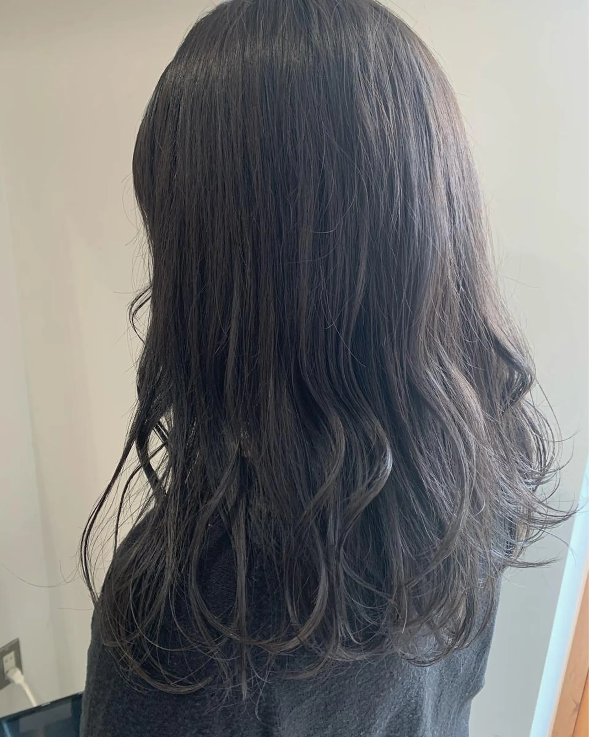 セミロング カラー 名駅🦢大人艶カラー 🪽カミヤアカネのヘアスタイル