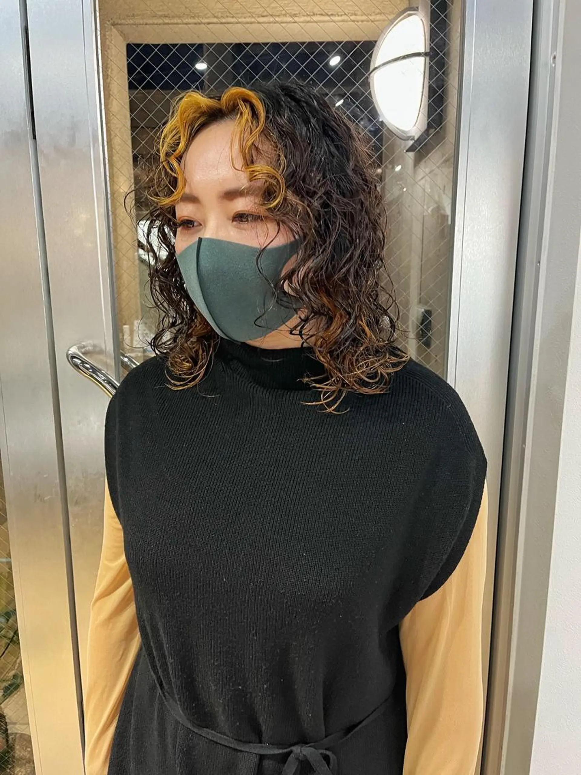 ミディアム カット パーマ ハイトーンNo.1✨ パーマ✨イマイタツヤのヘアスタイル