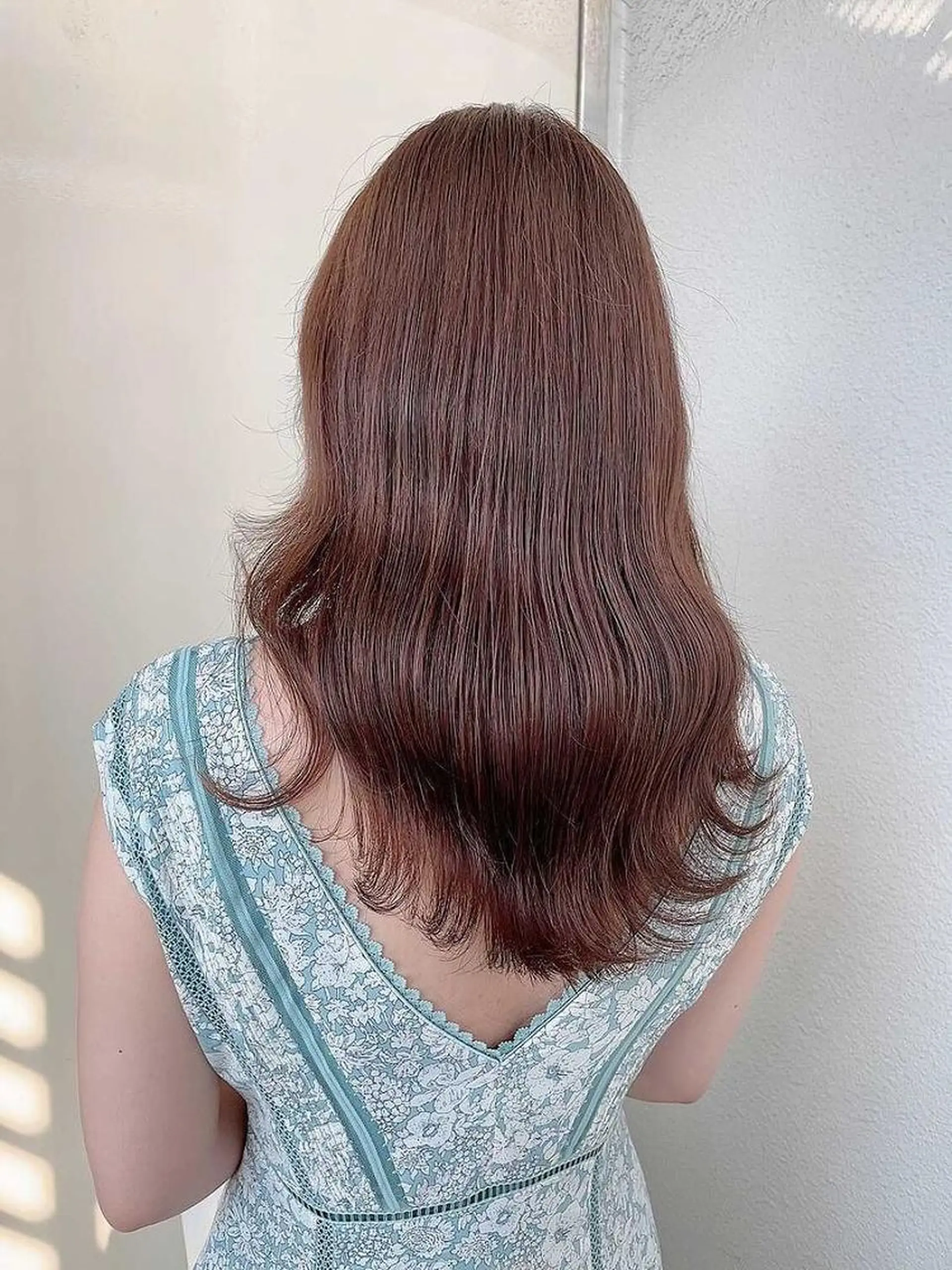 セミロング カラー ヘアカラー トリートメント 韓国🇰🇷レイヤー 映える顔周り🩷のヘアスタイル